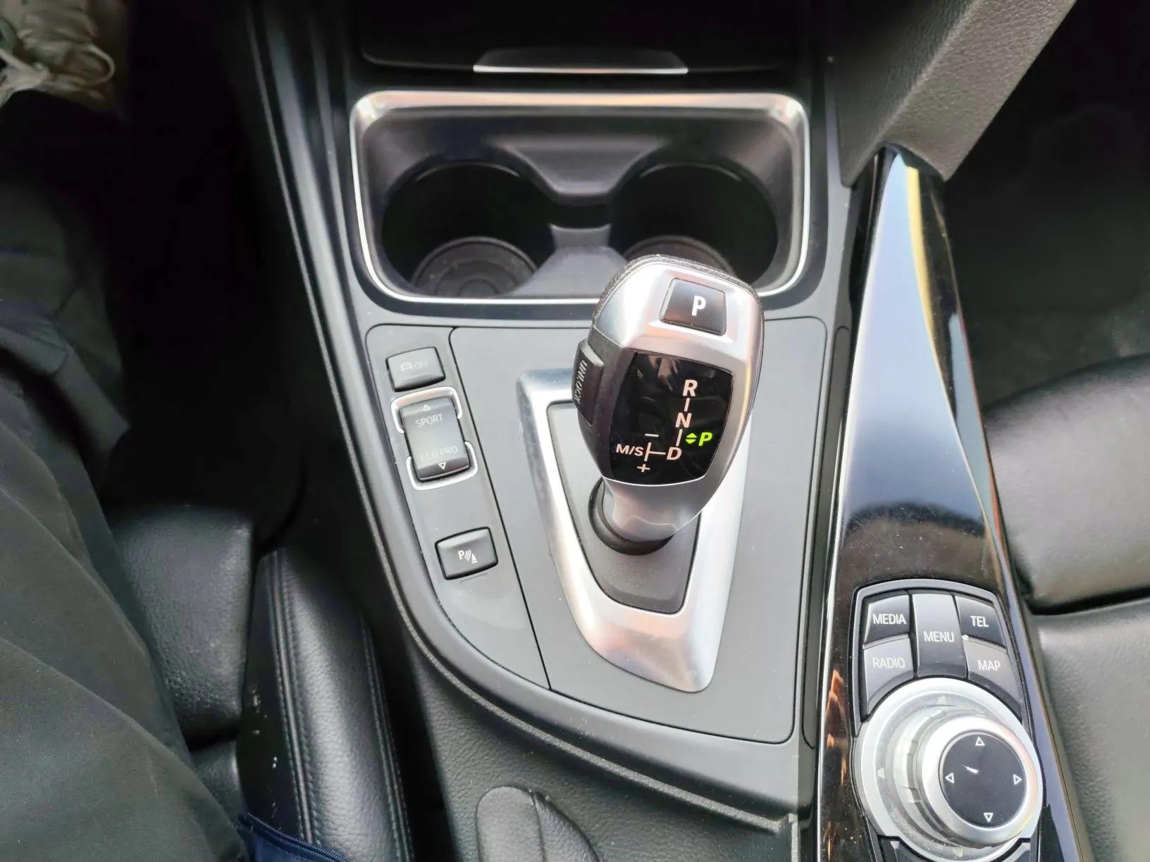 BMW 4 Series 2014 420i Design Package Model — миниатюра 13