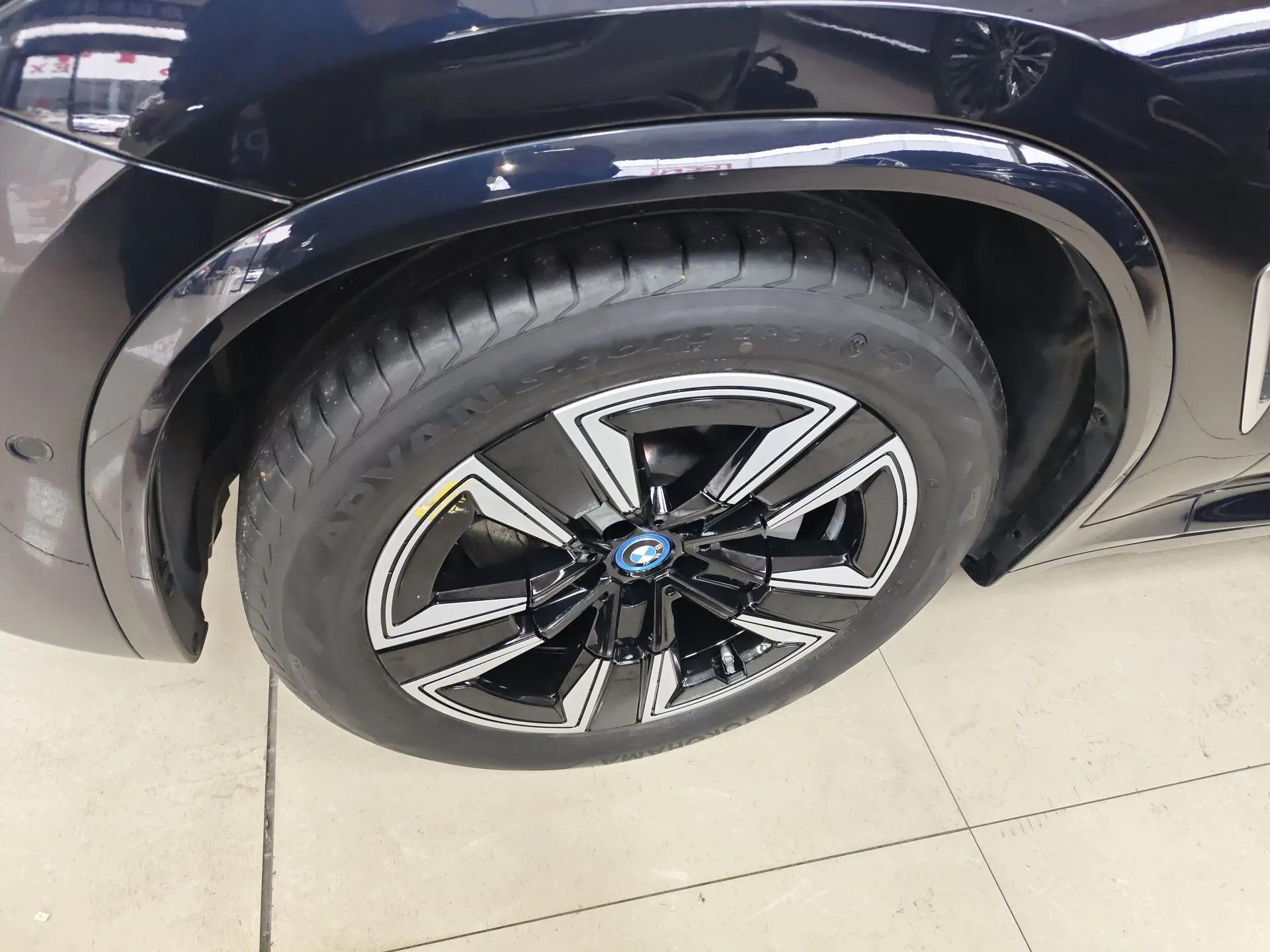 BMW iX3 2022 Leading Model — миниатюра 9
