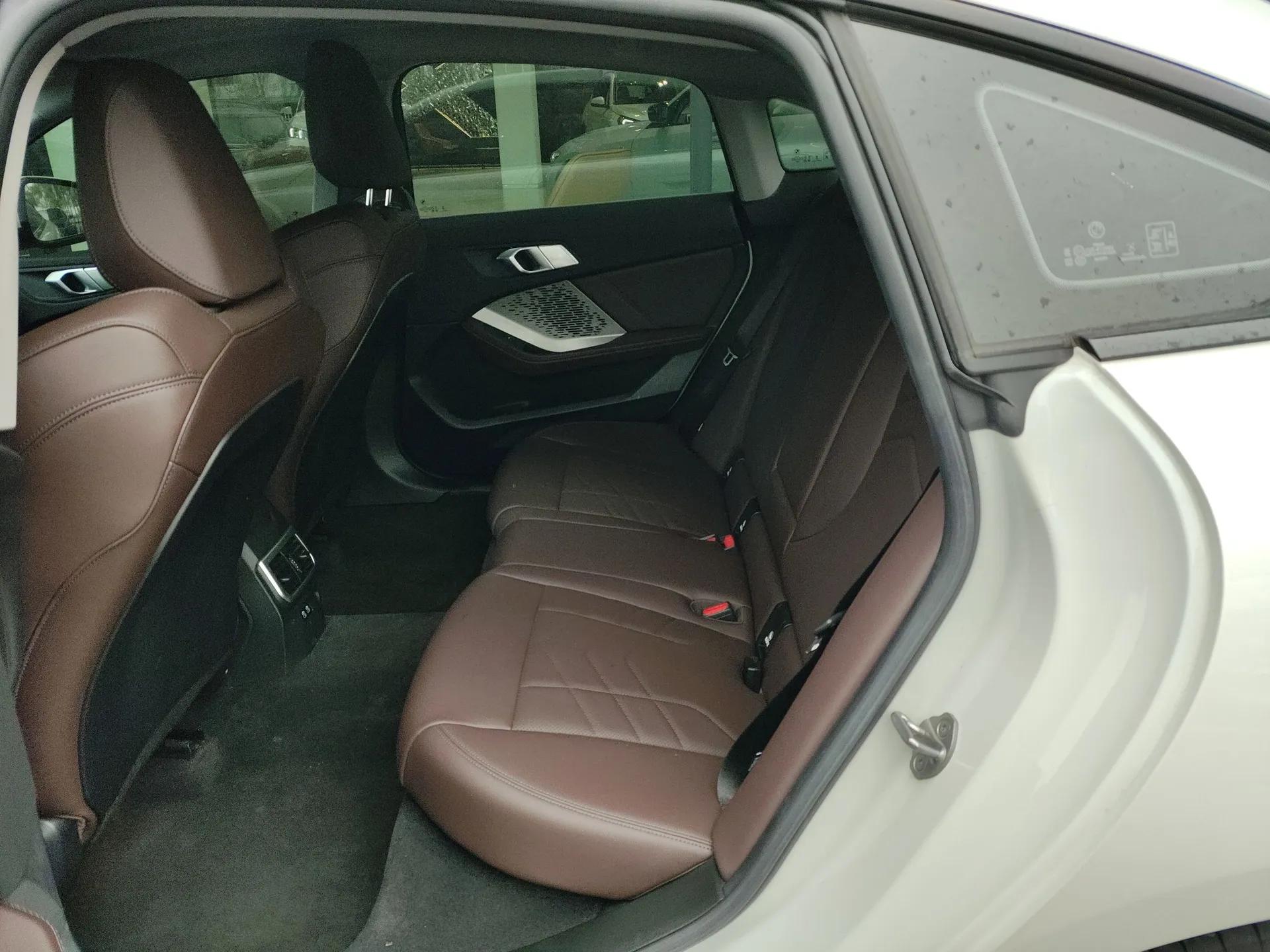 BMW 2 Series 2025 225L M Sport Package — миниатюра 20