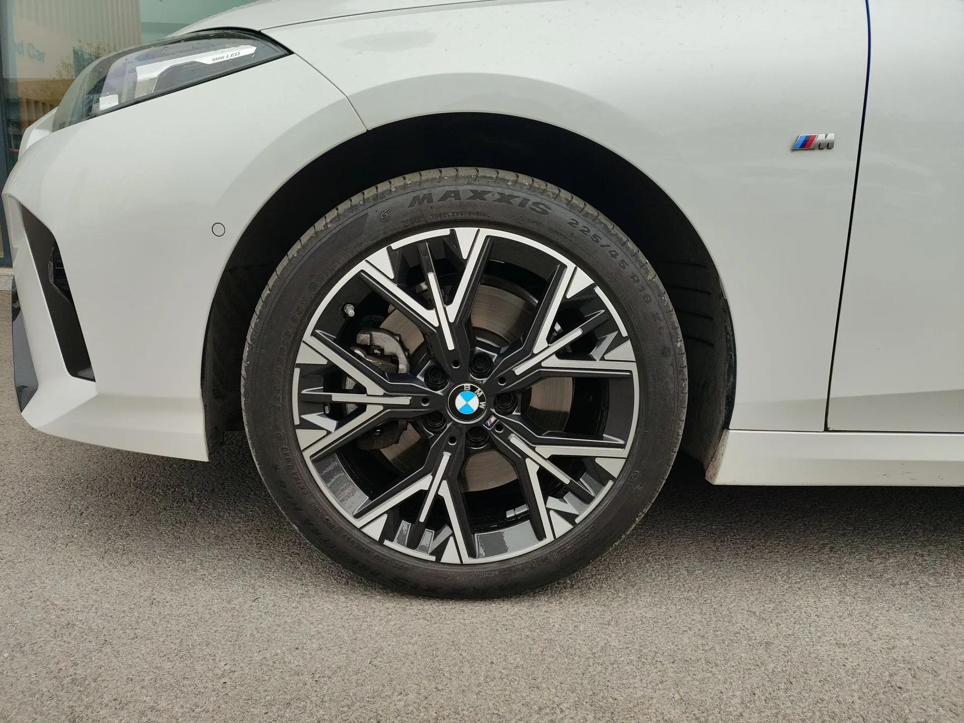 BMW 2 Series 2025 225L M Sport Package — миниатюра 8