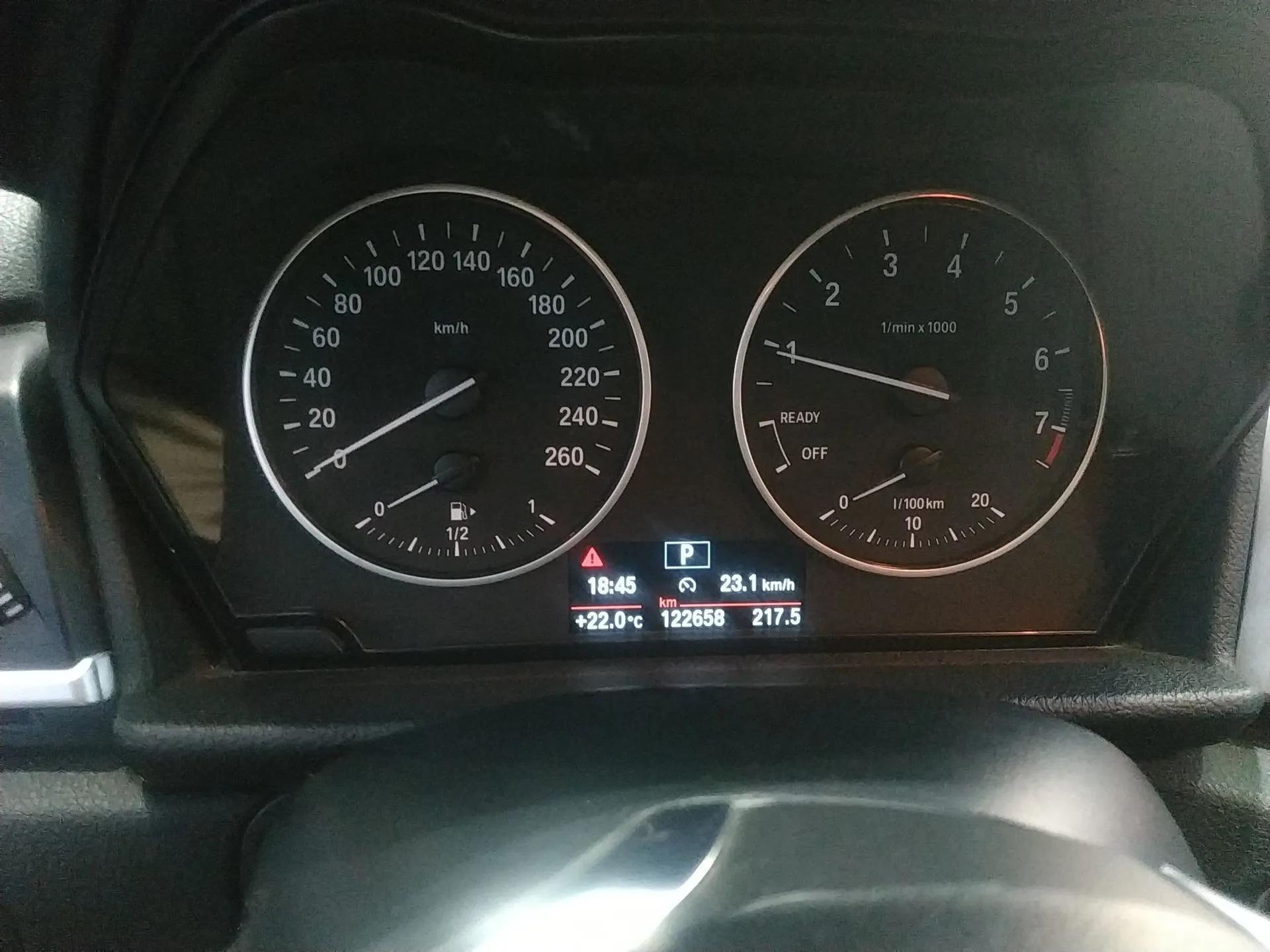 BMW 2 Series Active Tourer 2016 218i Leading Model — миниатюра 13