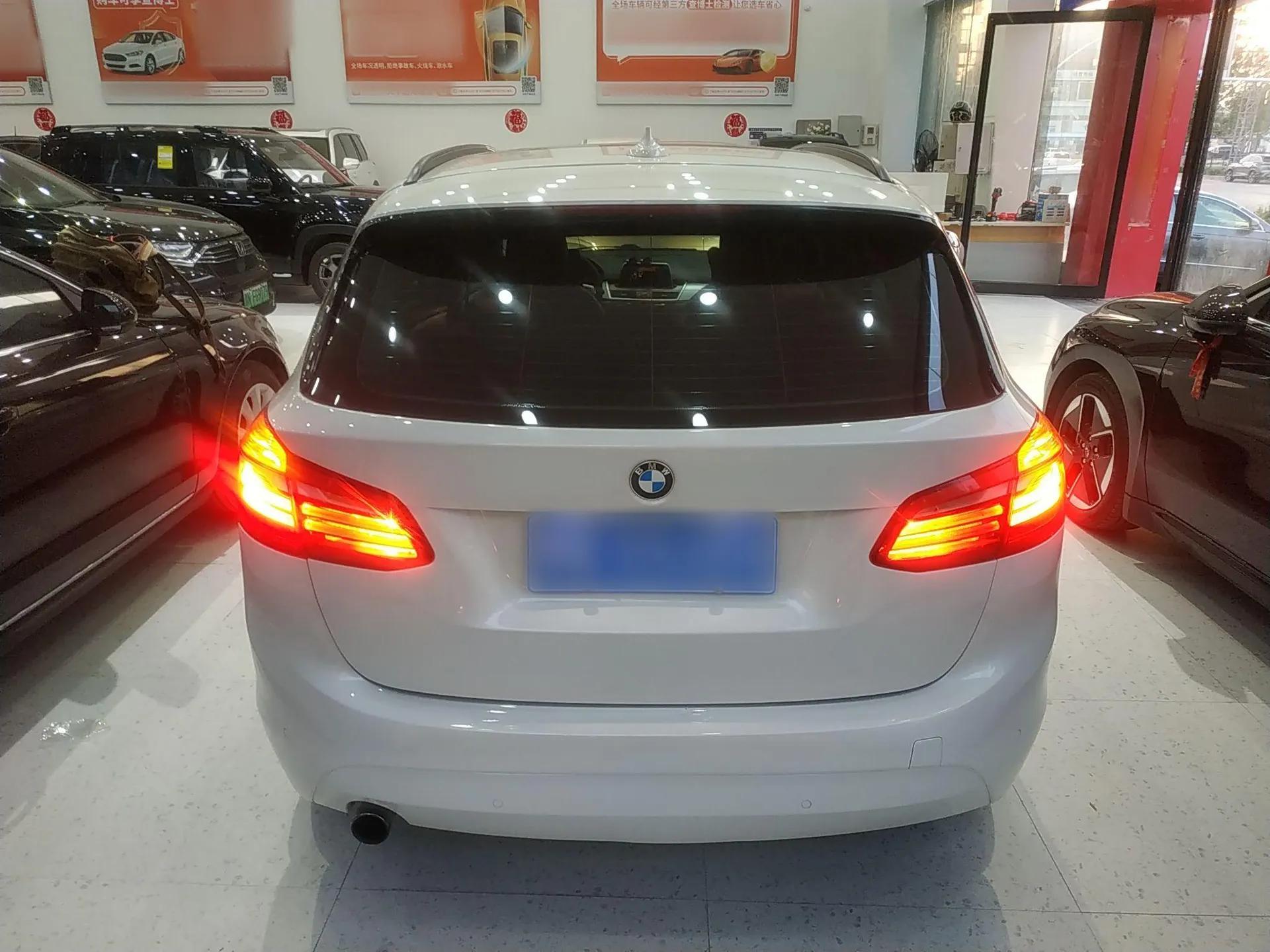 BMW 2 Series Active Tourer 2016 218i Leading Model — миниатюра 6
