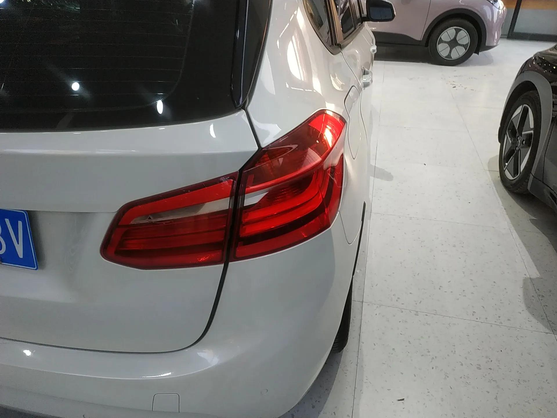 BMW 2 Series Active Tourer 2016 218i Leading Model — миниатюра 8