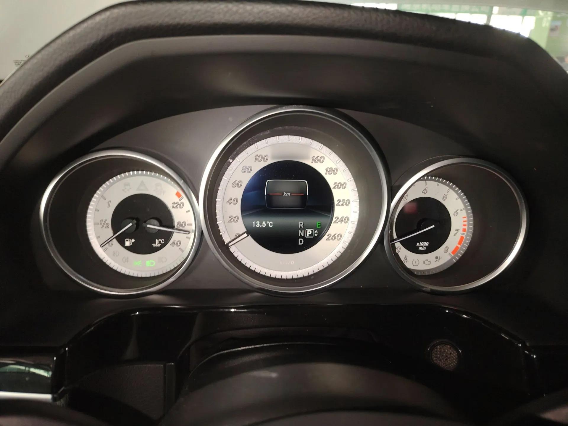 Mercedes-Benz E-Class 2014 E 300 L Sport Edition — миниатюра 13