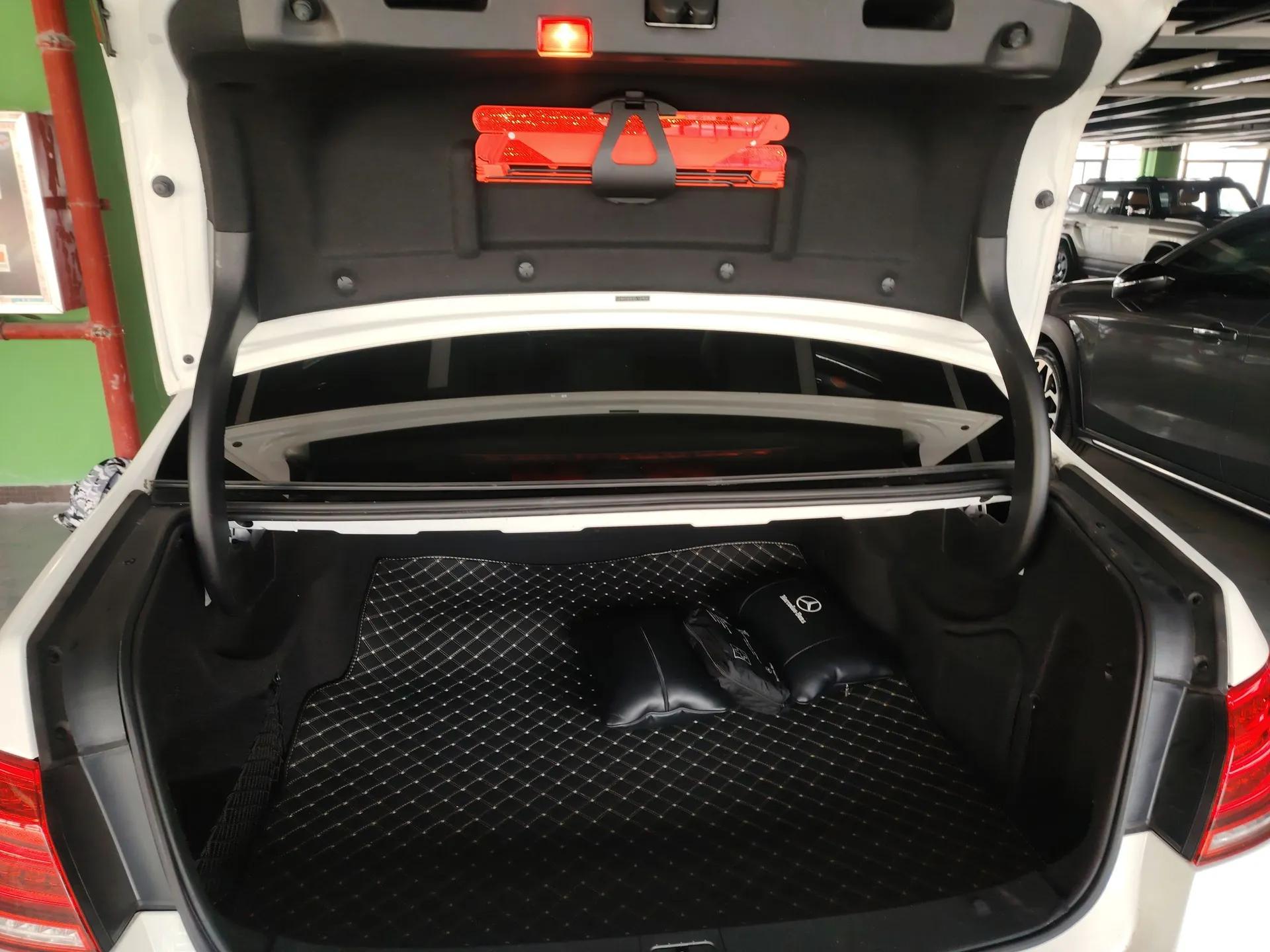 Mercedes-Benz E-Class 2014 E 300 L Sport Edition — миниатюра 18