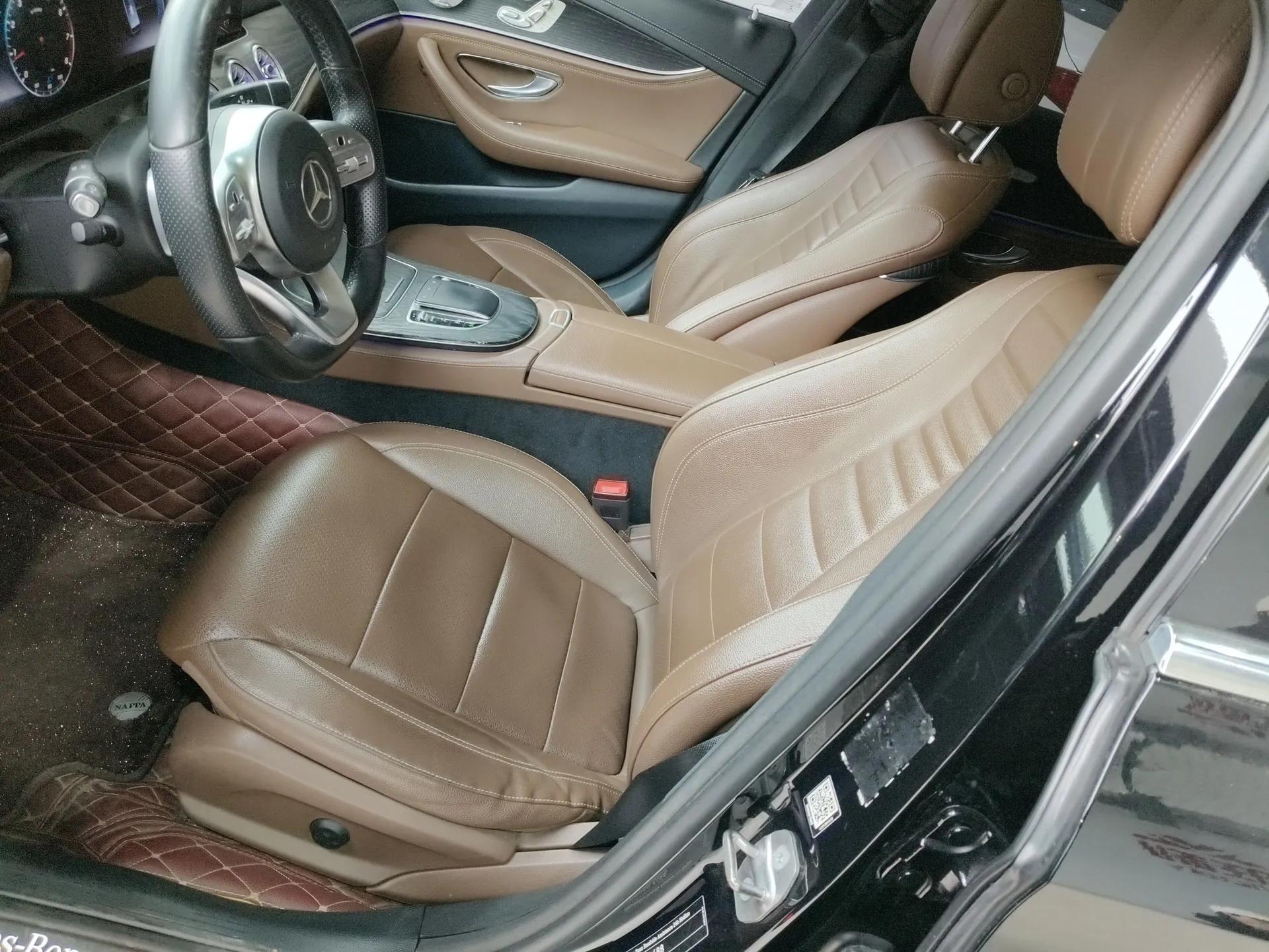 Mercedes-Benz E-Class 2020 E 300 L Sporty and Stylish Model — миниатюра 17