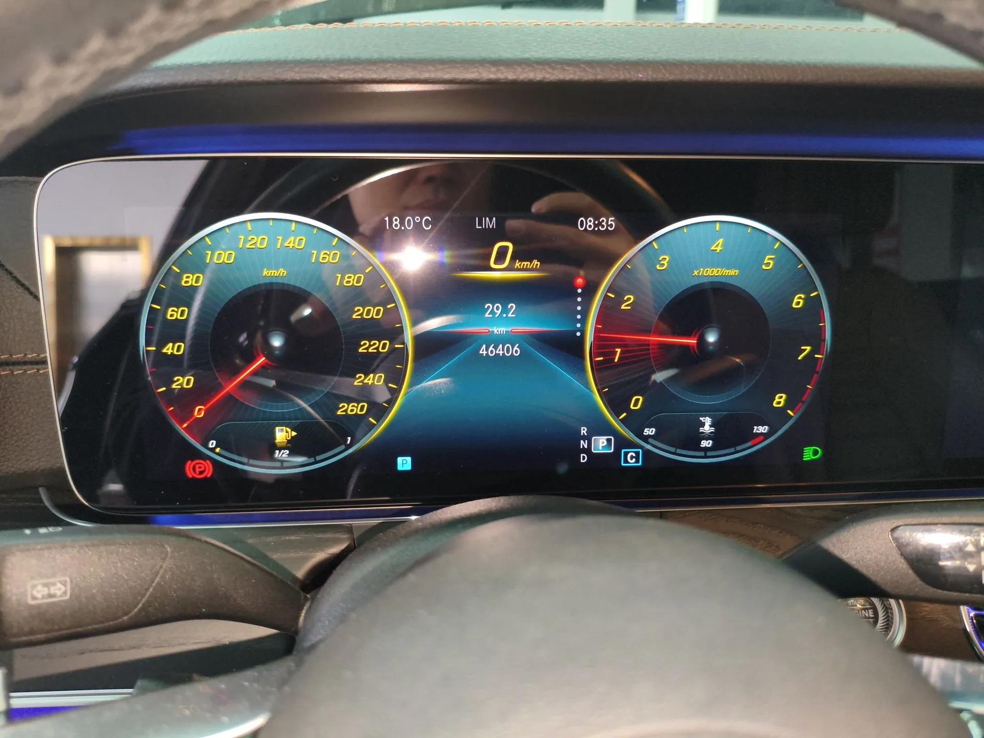 Mercedes-Benz E-Class 2021 E 300 L Sporty and Stylish Model — миниатюра 15