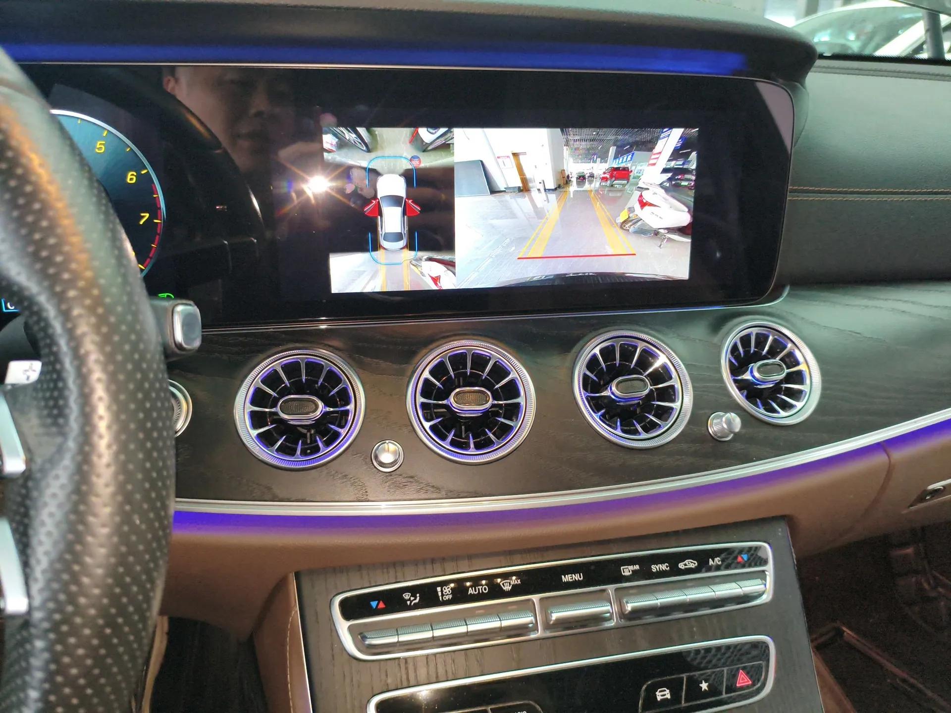 Mercedes-Benz E-Class 2021 E 300 L Sporty and Stylish Model — миниатюра 16