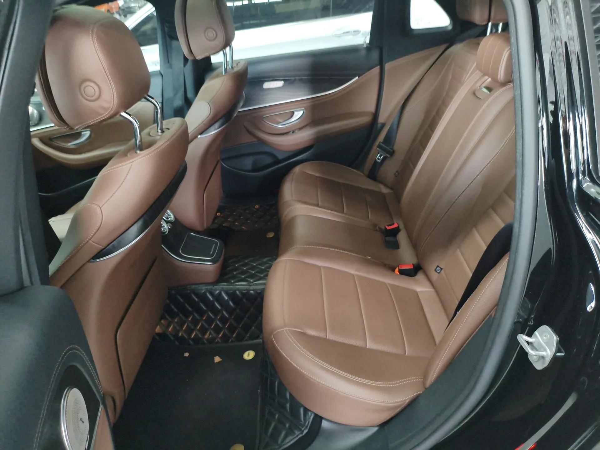 Mercedes-Benz E-Class 2021 E 300 L Sporty and Stylish Model — миниатюра 20