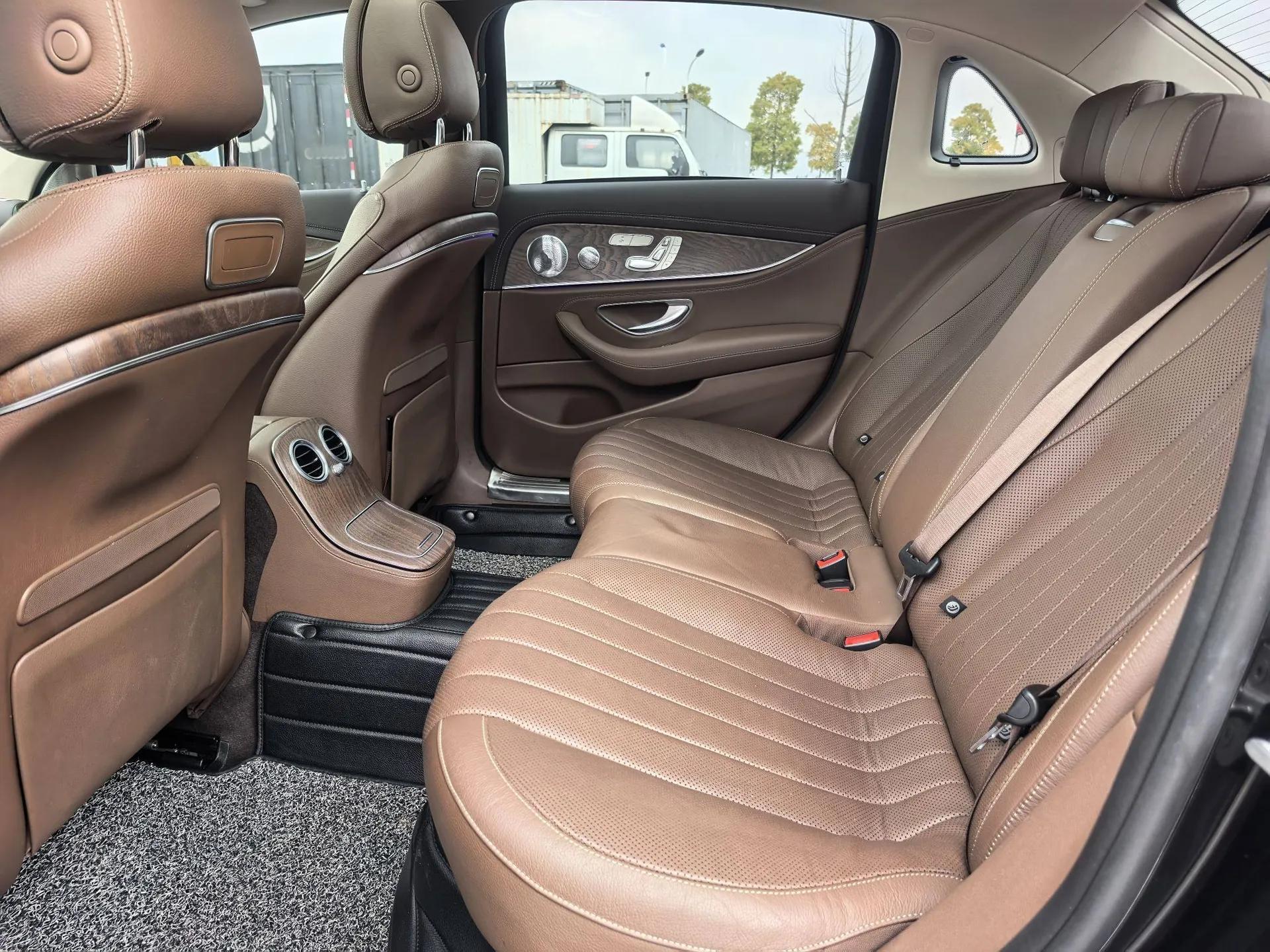 Mercedes-Benz E-Class 2021 E 300 L Premium Edition — миниатюра 11