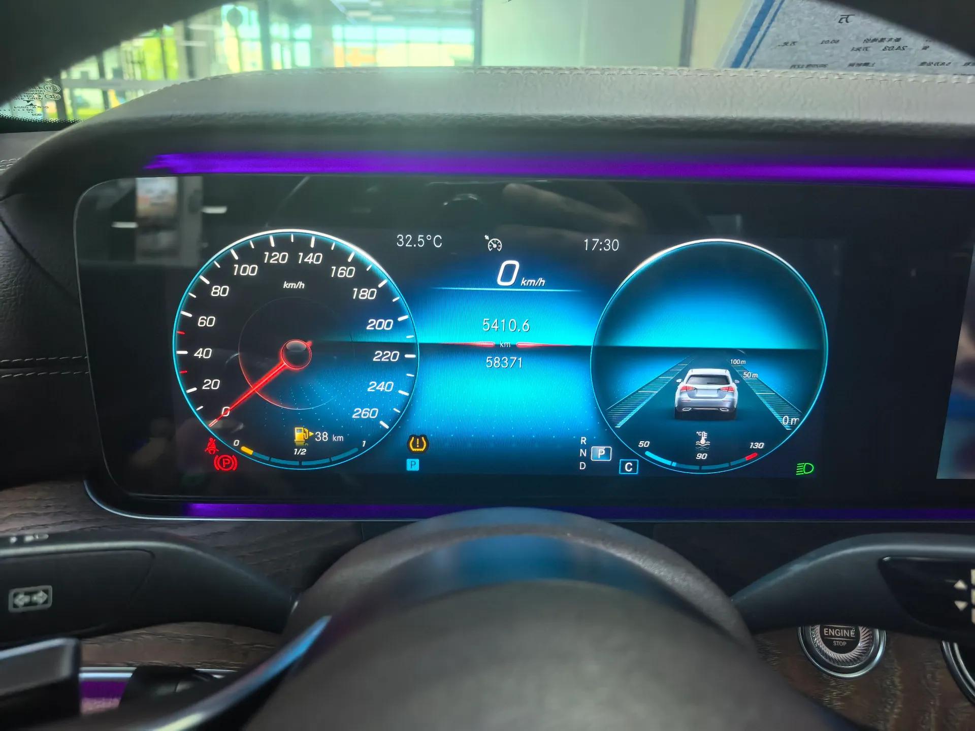 Mercedes-Benz E-Class 2021 E 300 L Premium Edition — миниатюра 12