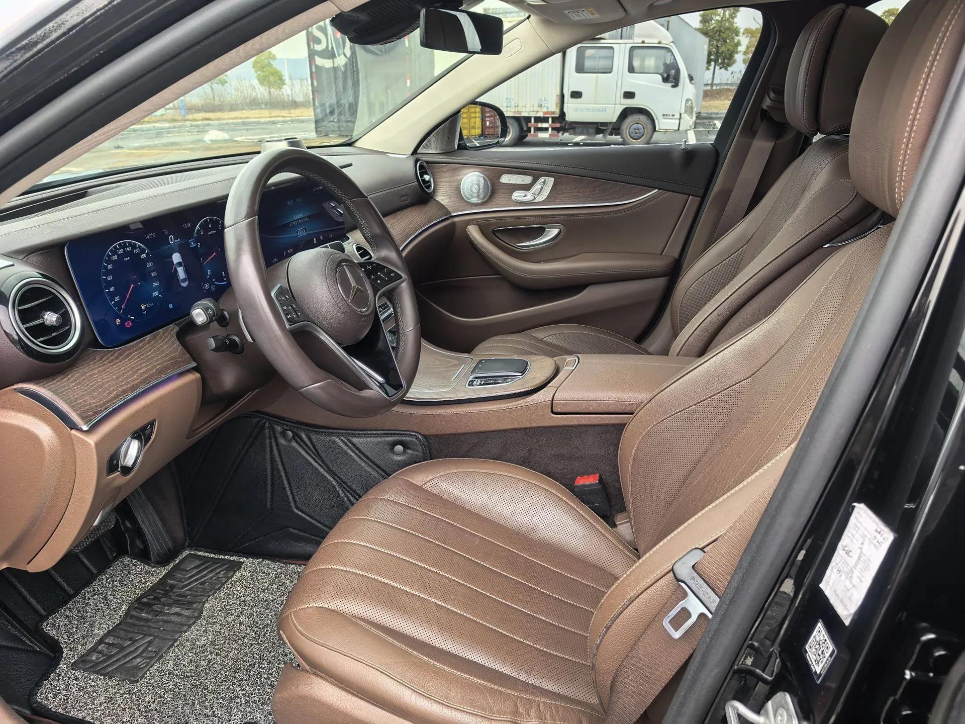 Mercedes-Benz E-Class 2021 E 300 L Premium Edition — миниатюра 10