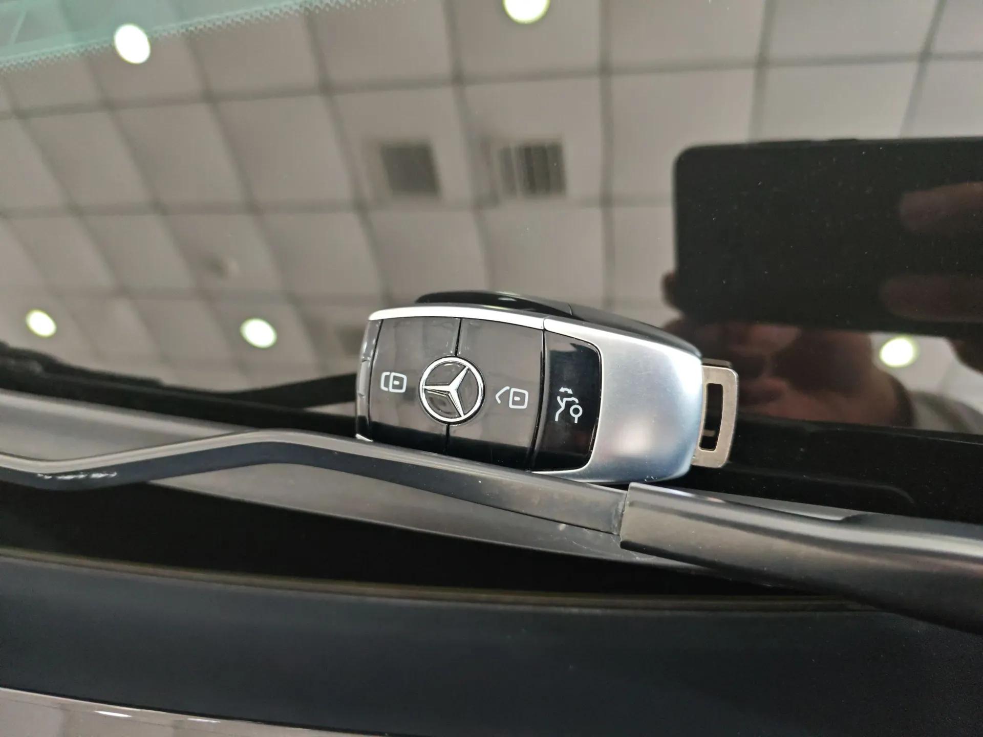 Mercedes-Benz E-Class 2023 Updated E 300 L Fashion Edition — миниатюра 12