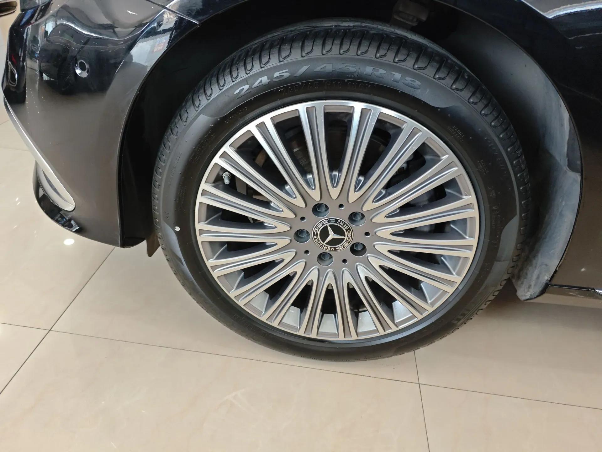 Mercedes-Benz E-Class 2023 Updated E 300 L Fashion Edition — миниатюра 8