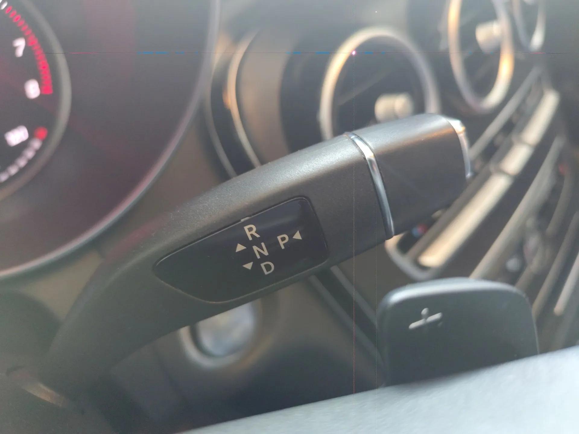 Mercedes-Benz C-Class 2015 Revised C 200 L Sport Edition — миниатюра 14