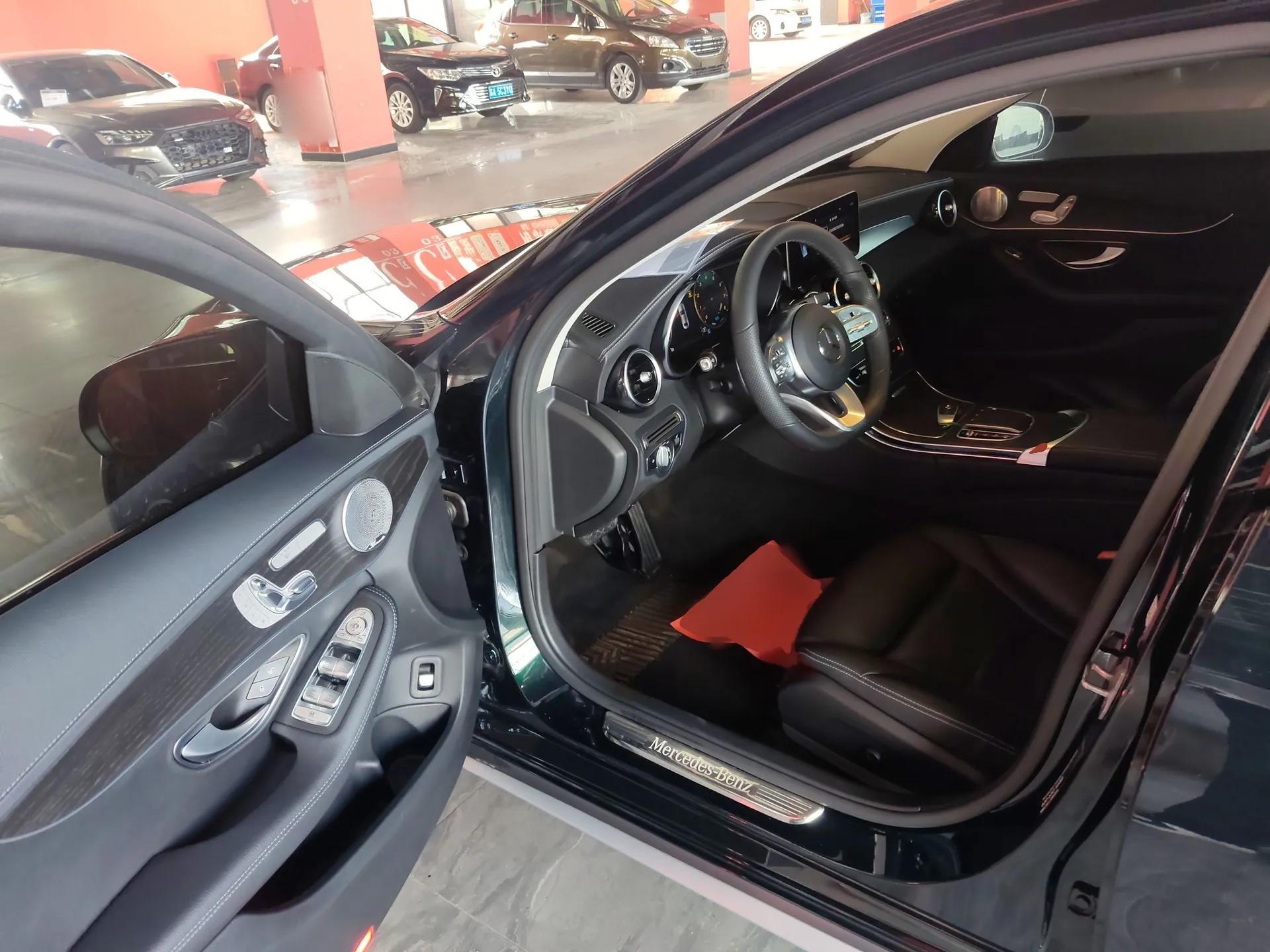 Mercedes-Benz C-Class 2021 C 260 L Sport Edition Star Collection — миниатюра 19