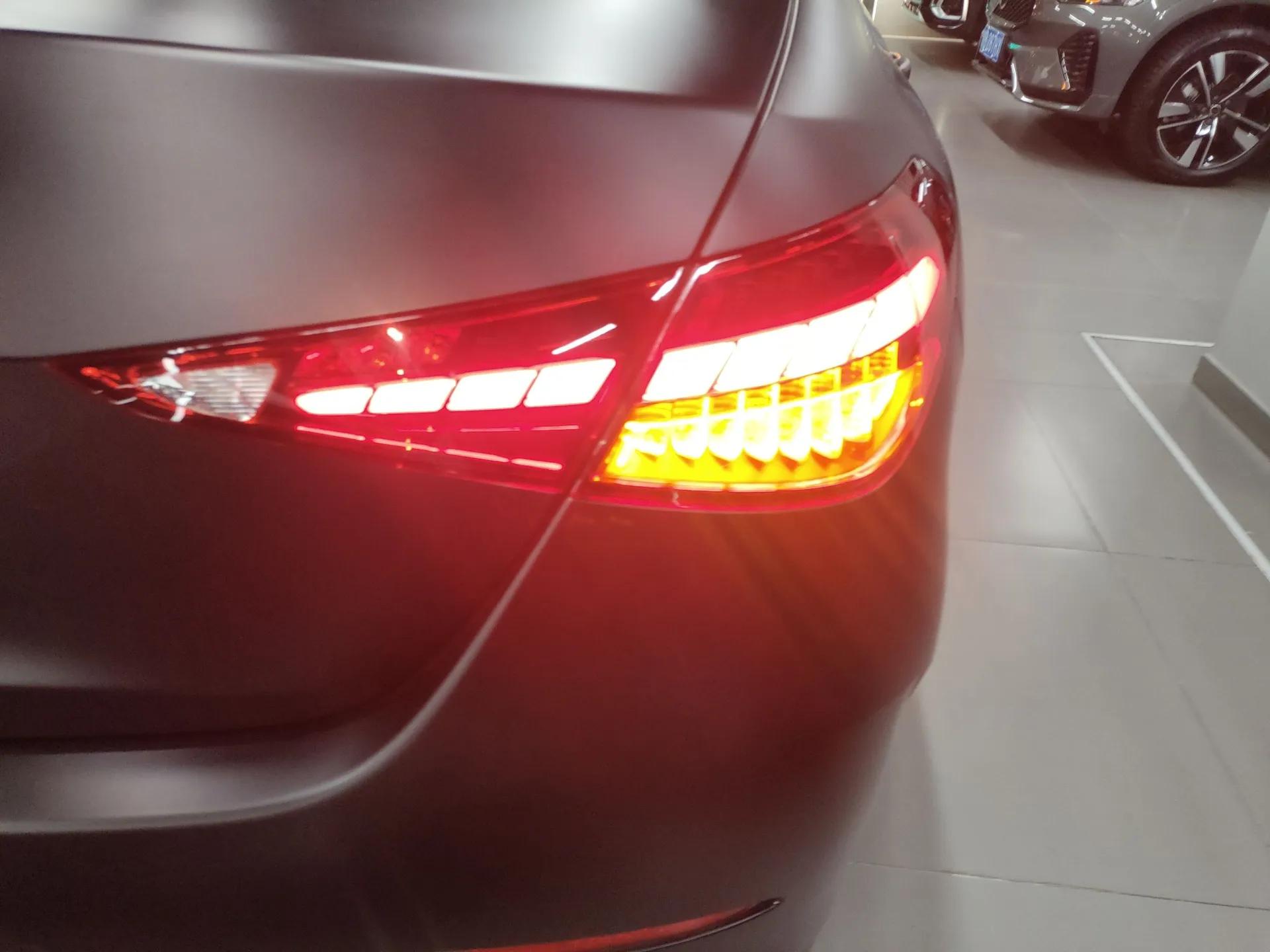 Mercedes-Benz C-Class 2022 Restyled C 200 L Sport Edition — миниатюра 7