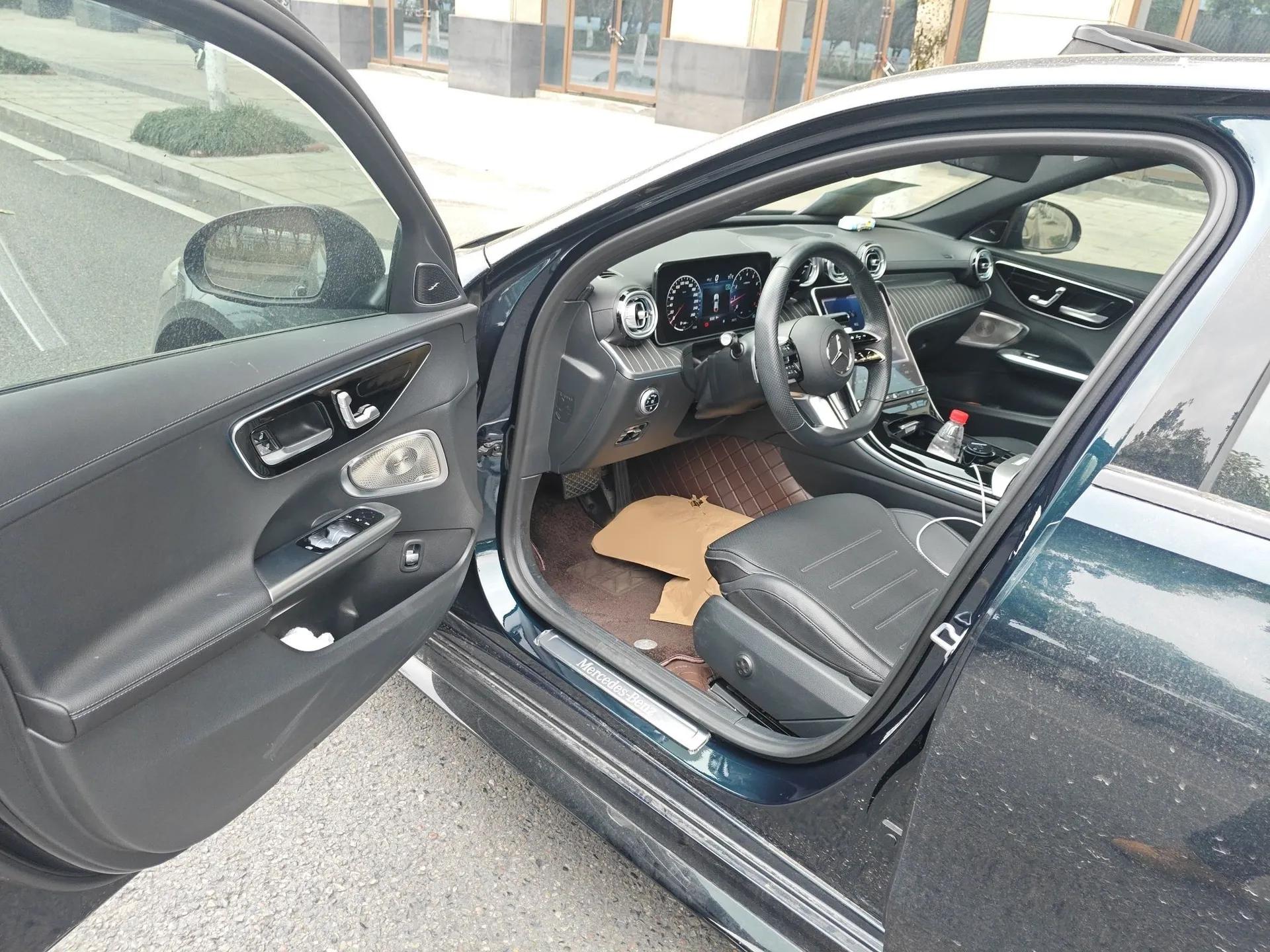 Mercedes-Benz C-Class 2023 C 260 L Bright Night Sports Edition — миниатюра 19