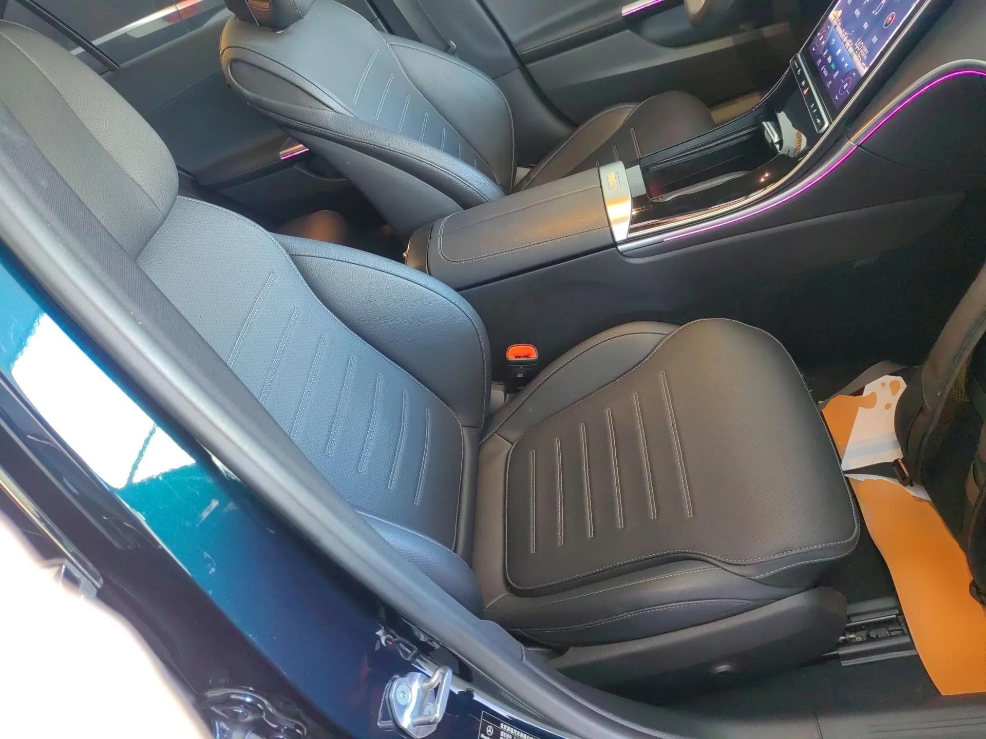 Mercedes-Benz C-Class 2023 Restyled C 260 L Night Edition Sports Version — миниатюра 23
