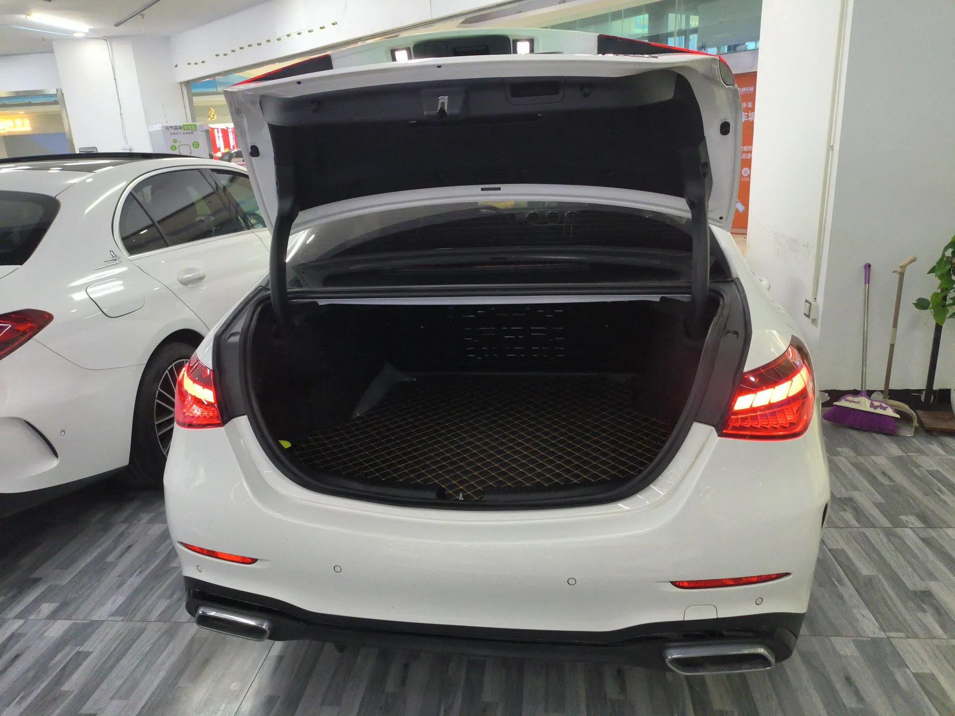 Mercedes-Benz C-Class 2025 C 260 L Obsidian Night Sport Edition — миниатюра 22