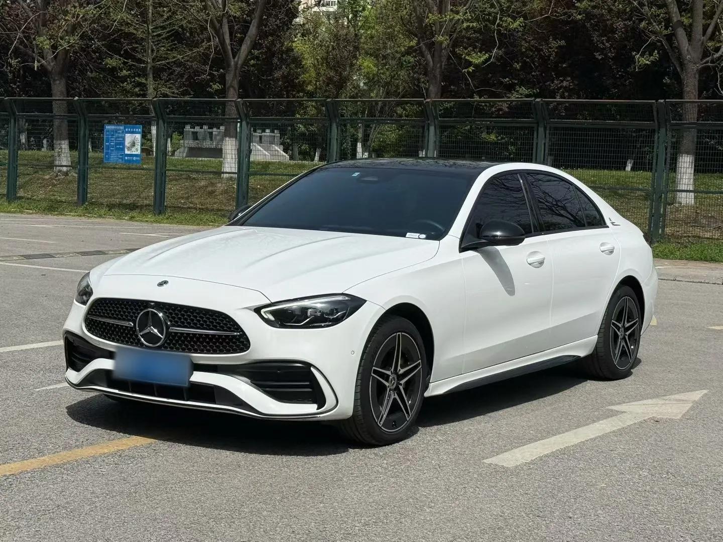 Mercedes-Benz C-Class 2024 Facelifted C-Class 260 L Night Edition Sports Version — миниатюра 1