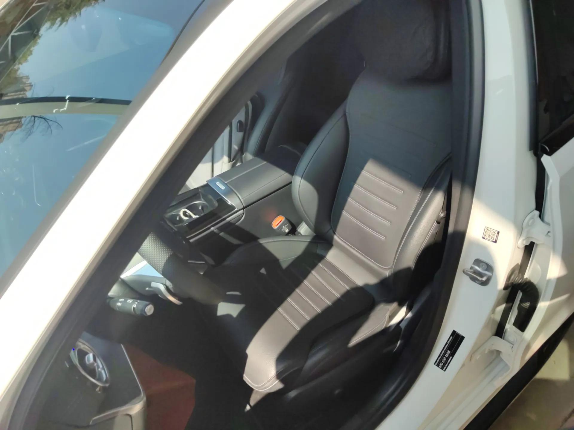 Mercedes-Benz C-Class 2024 Facelifted C-Class 260 L Night Edition Sports Version — миниатюра 17