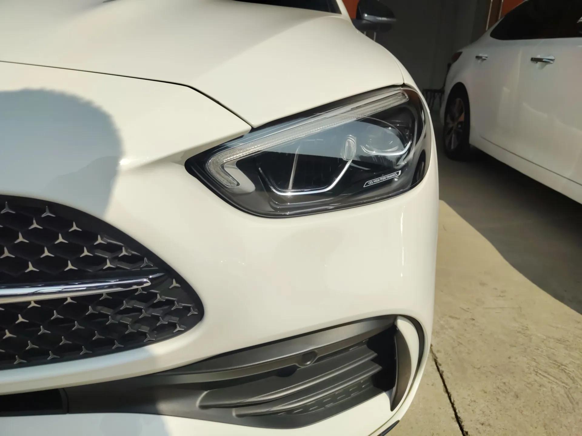 Mercedes-Benz C-Class 2024 Facelifted C-Class 260 L Night Edition Sports Version — миниатюра 5