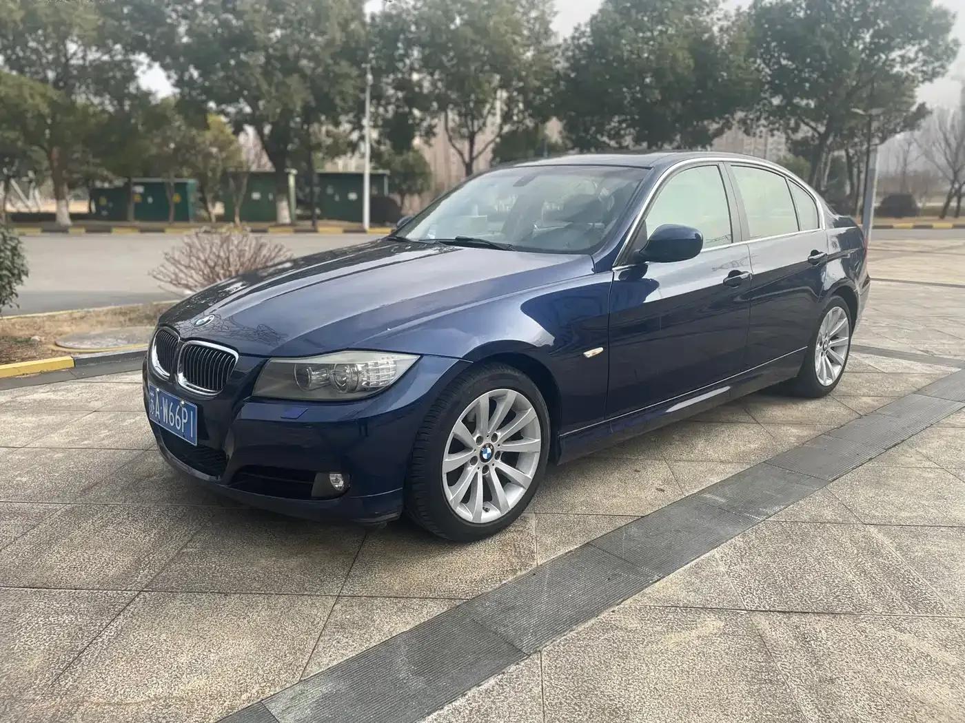 BMW 3 Series 2010 325i Luxury — миниатюра 1