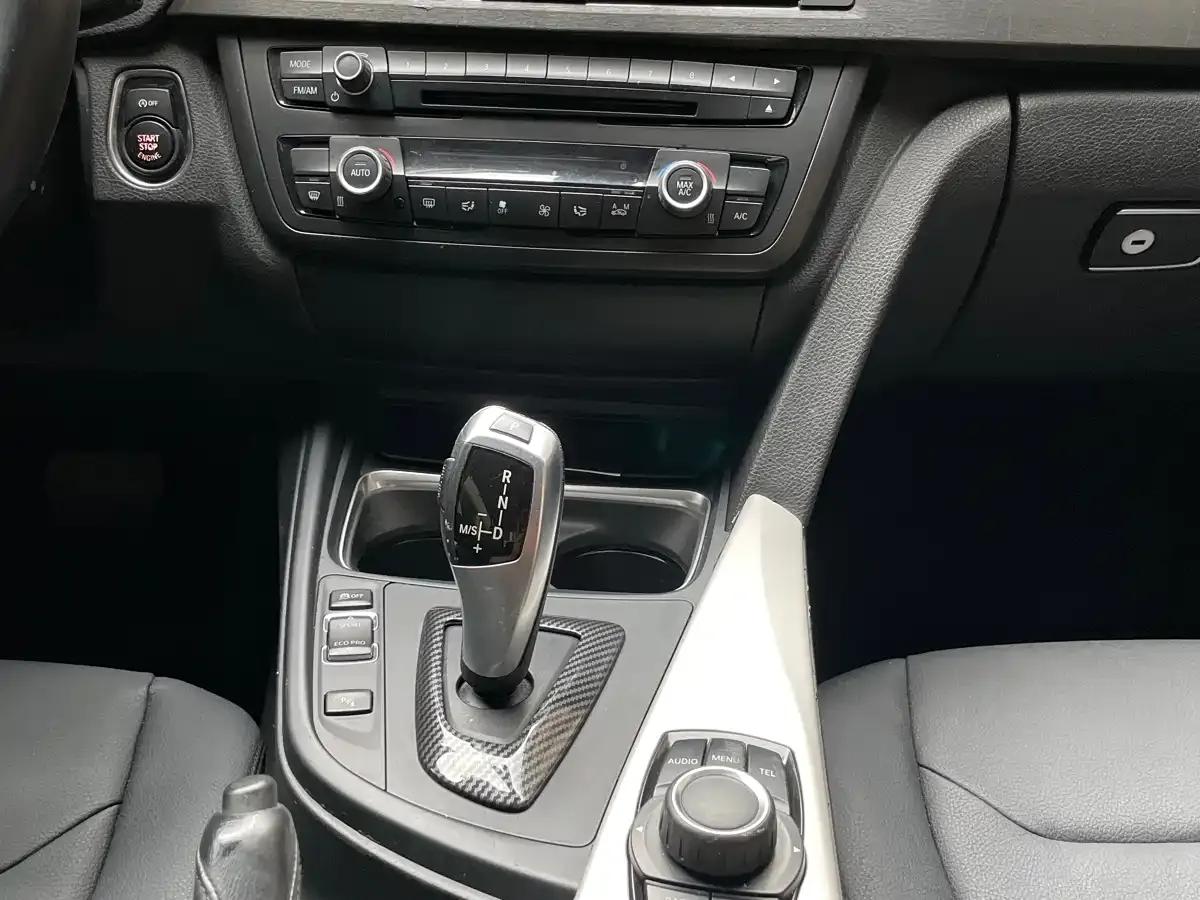 BMW 3 Series 2015 320Li Super Enjoyment Edition Fashion Model — миниатюра 18