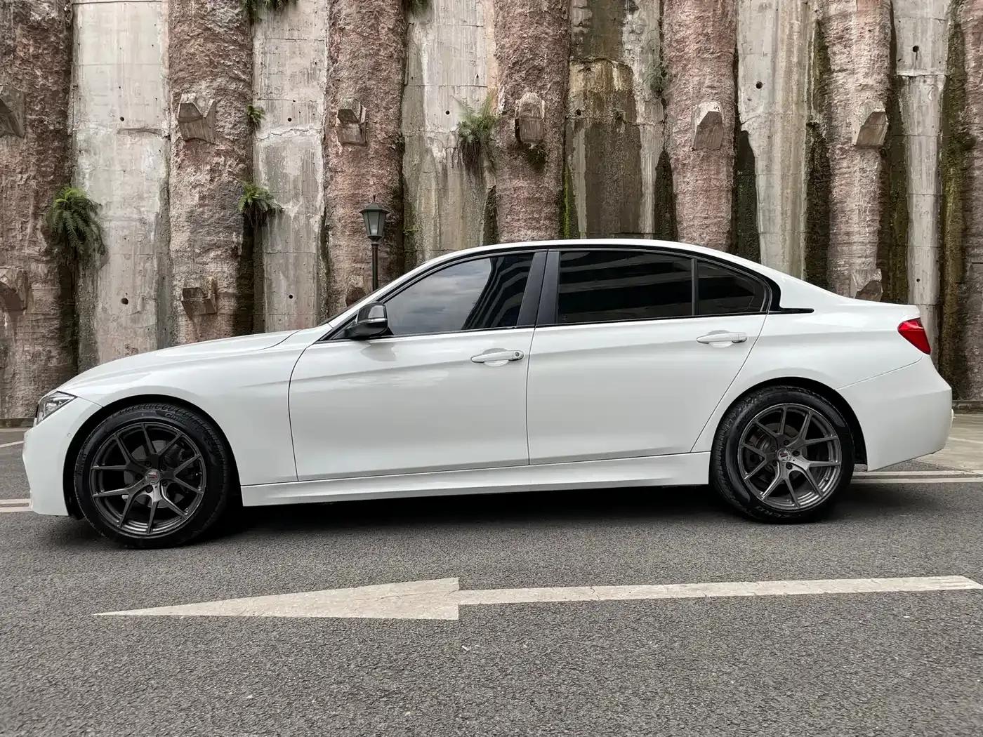 BMW 3 Series 2015 320Li Super Enjoyment Edition Fashion Model — миниатюра 4
