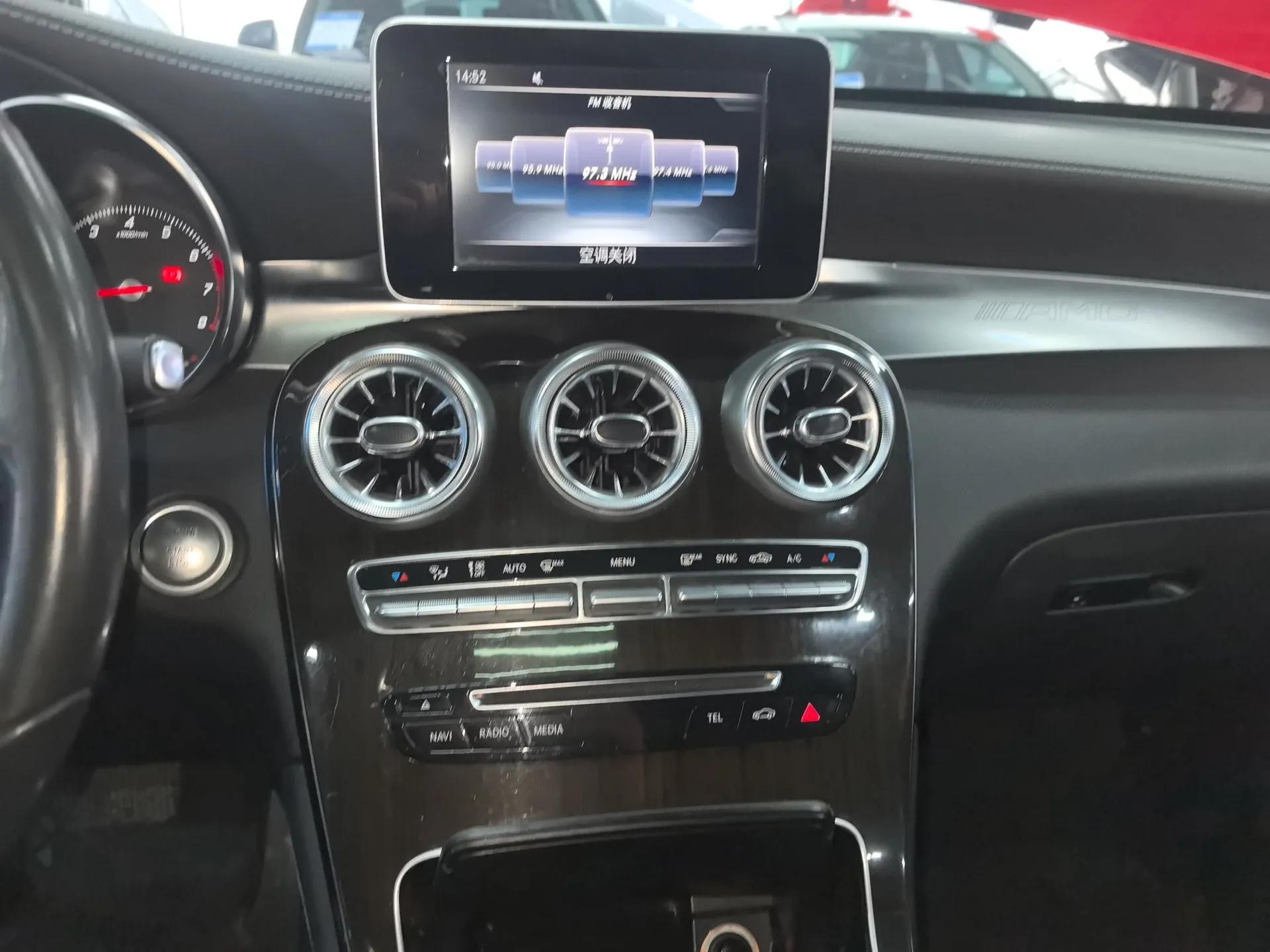 Mercedes-Benz GLC 2017 GLC 260 4MATIC Luxury Model — миниатюра 15