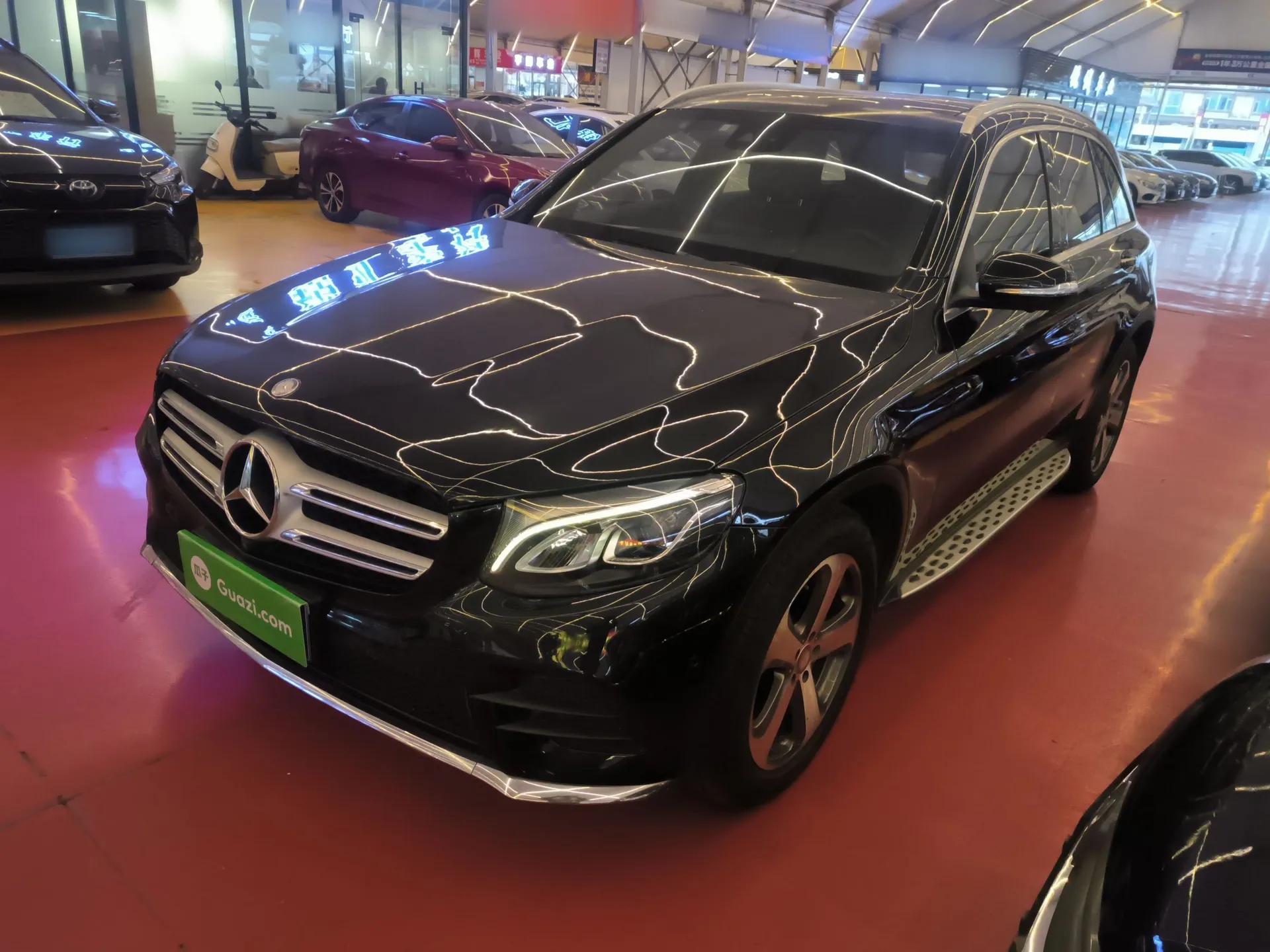 Mercedes-Benz GLC 2017 GLC 260 4MATIC Luxury Model — миниатюра 1