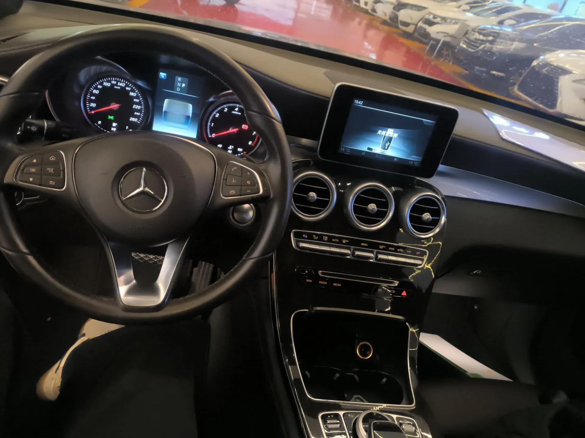 Mercedes-Benz GLC 2017 GLC 260 4MATIC Luxury Model — миниатюра 12
