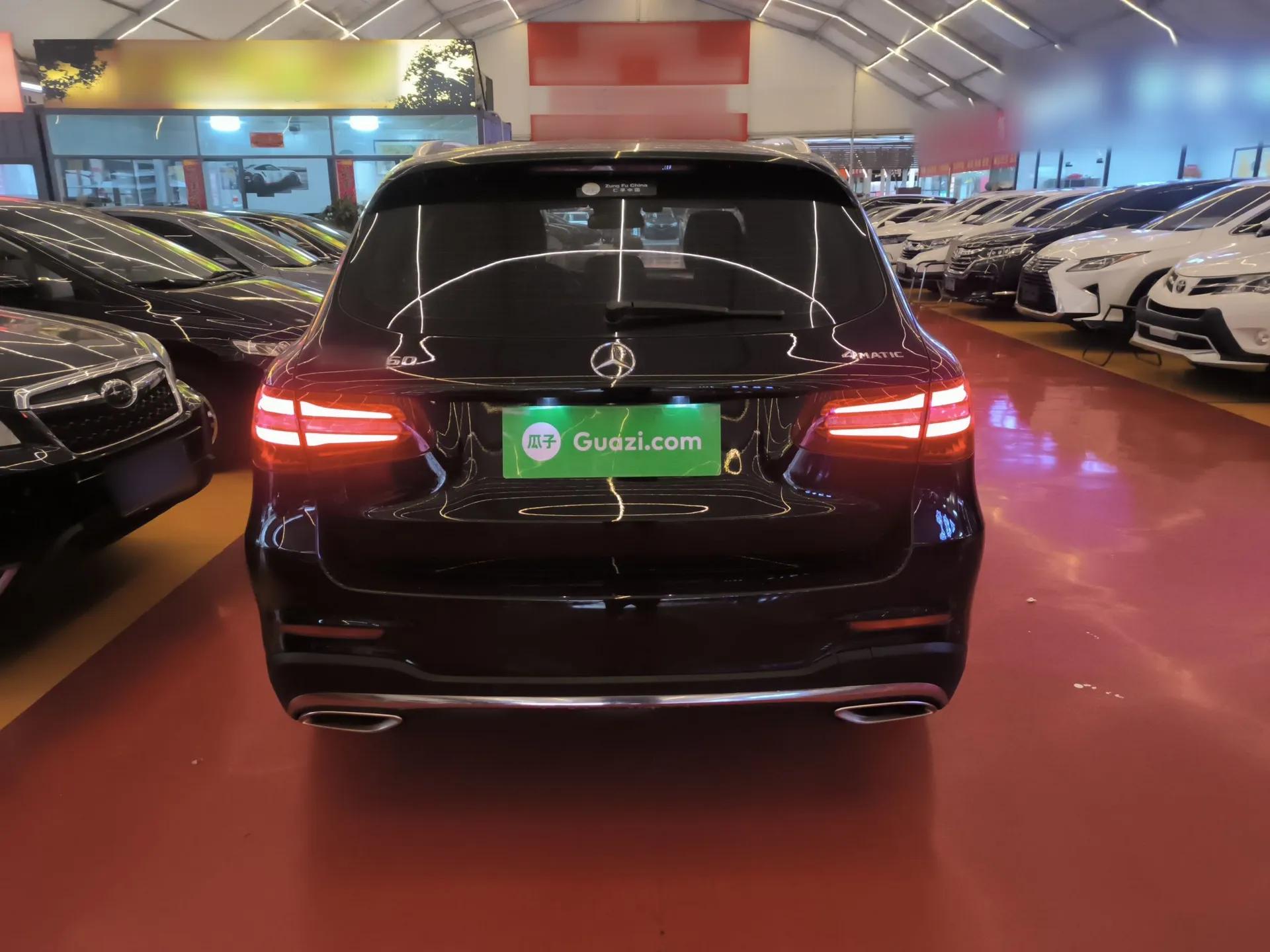 Mercedes-Benz GLC 2017 GLC 260 4MATIC Luxury Model — миниатюра 3