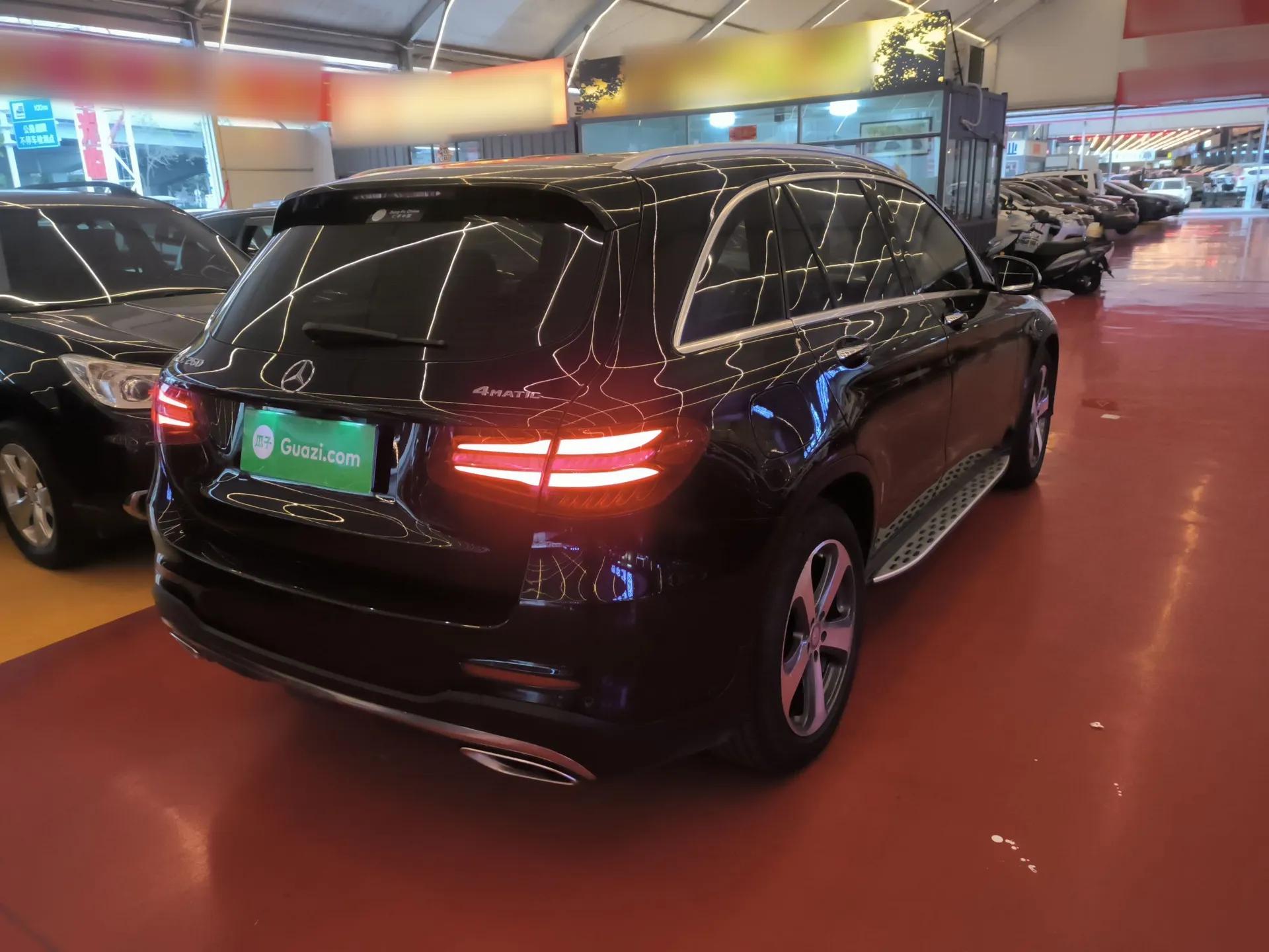 Mercedes-Benz GLC 2017 GLC 260 4MATIC Luxury Model — миниатюра 4
