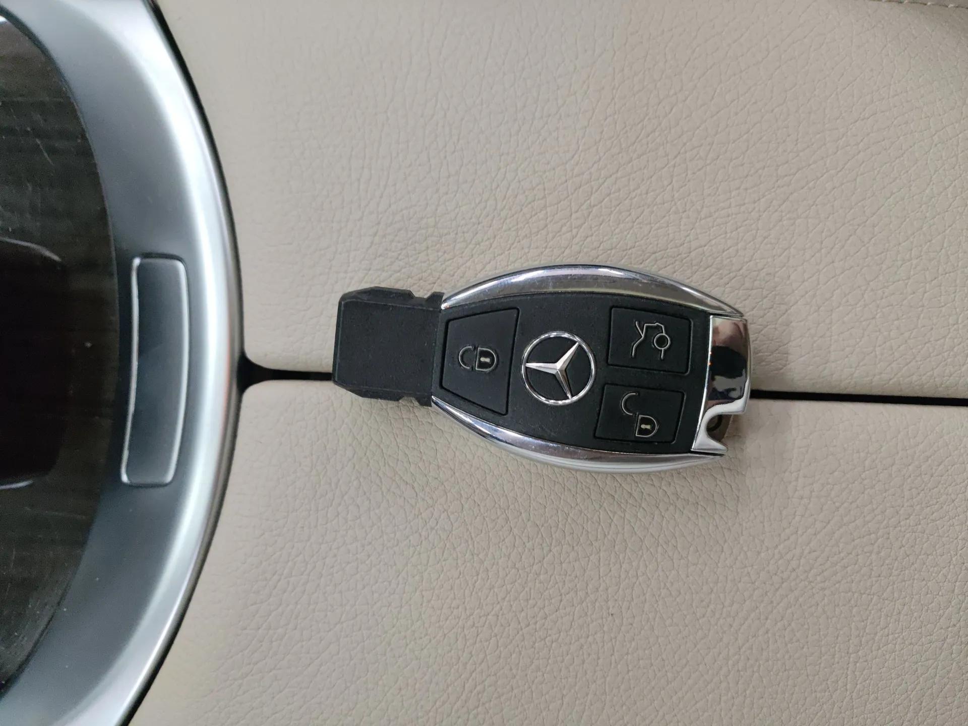 Mercedes-Benz GLC 2016 GLC 260 4MATIC Luxury Model — миниатюра 12