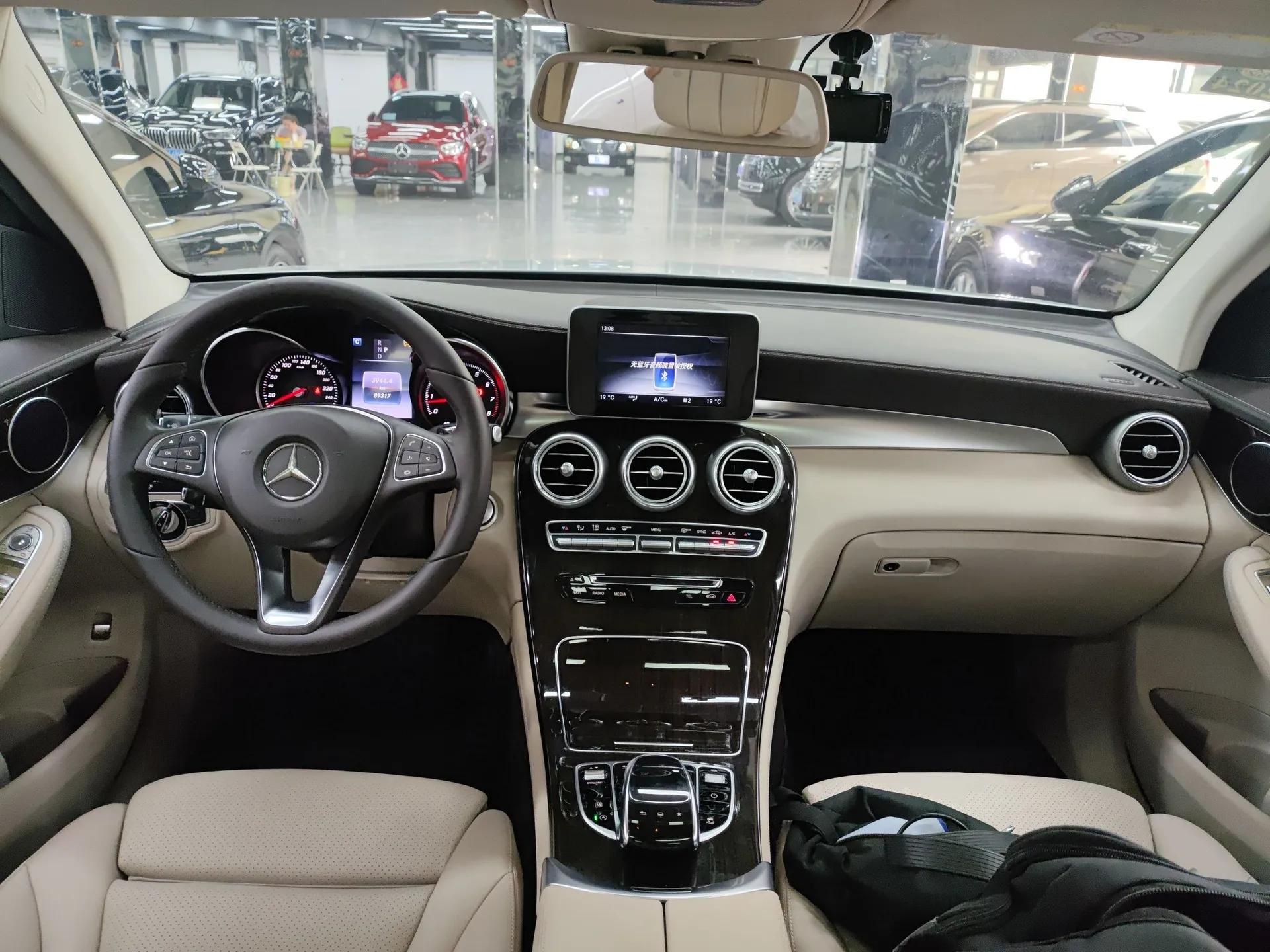 Mercedes-Benz GLC 2016 GLC 260 4MATIC Luxury Model — миниатюра 13