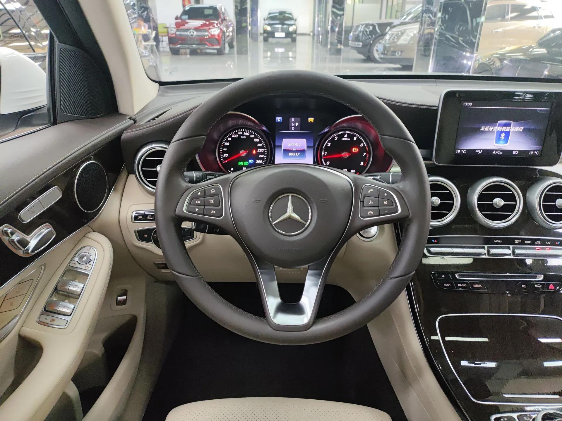 Mercedes-Benz GLC 2016 GLC 260 4MATIC Luxury Model — миниатюра 14