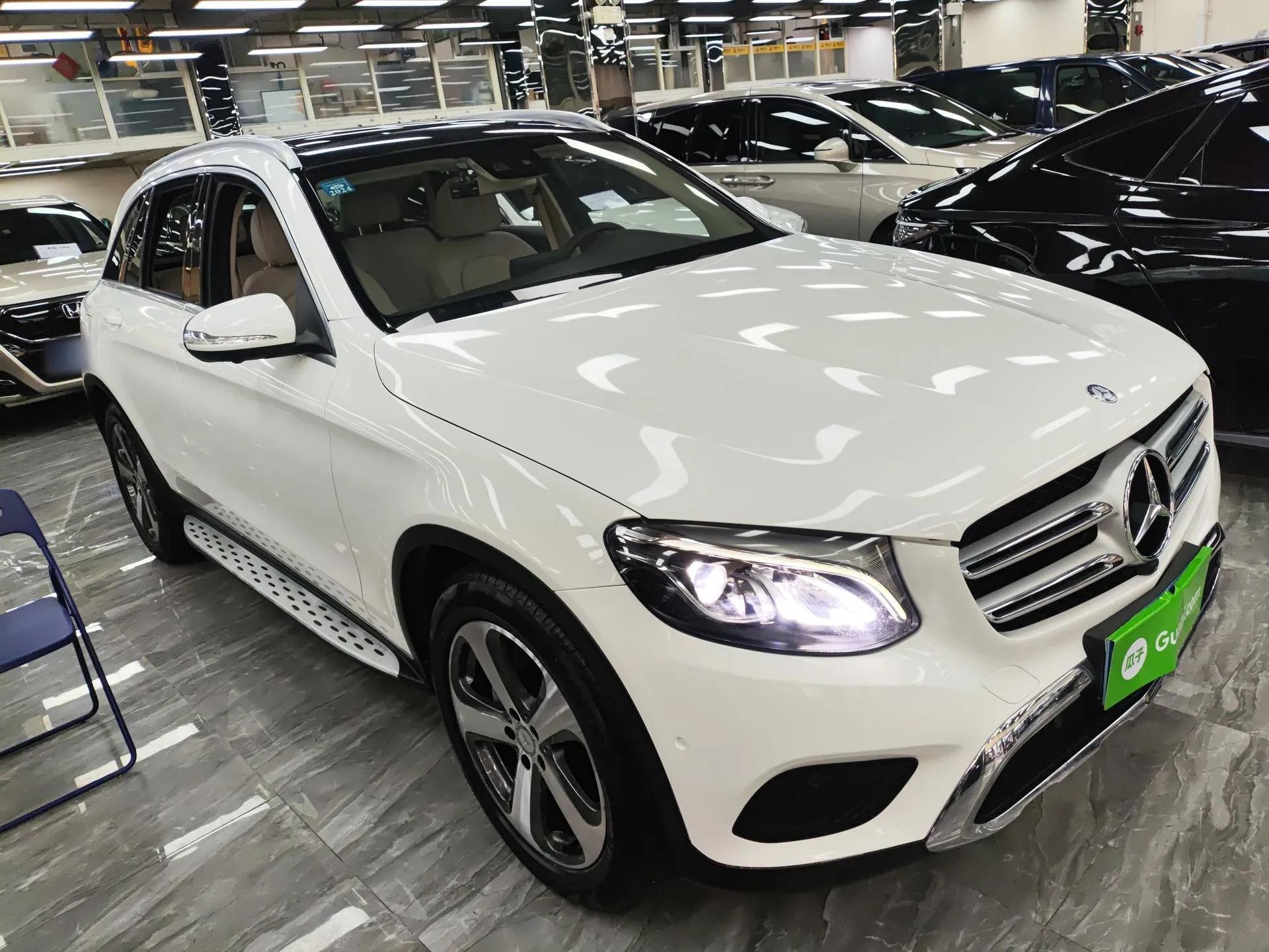 Mercedes-Benz GLC 2016 GLC 260 4MATIC Luxury Model — миниатюра 3