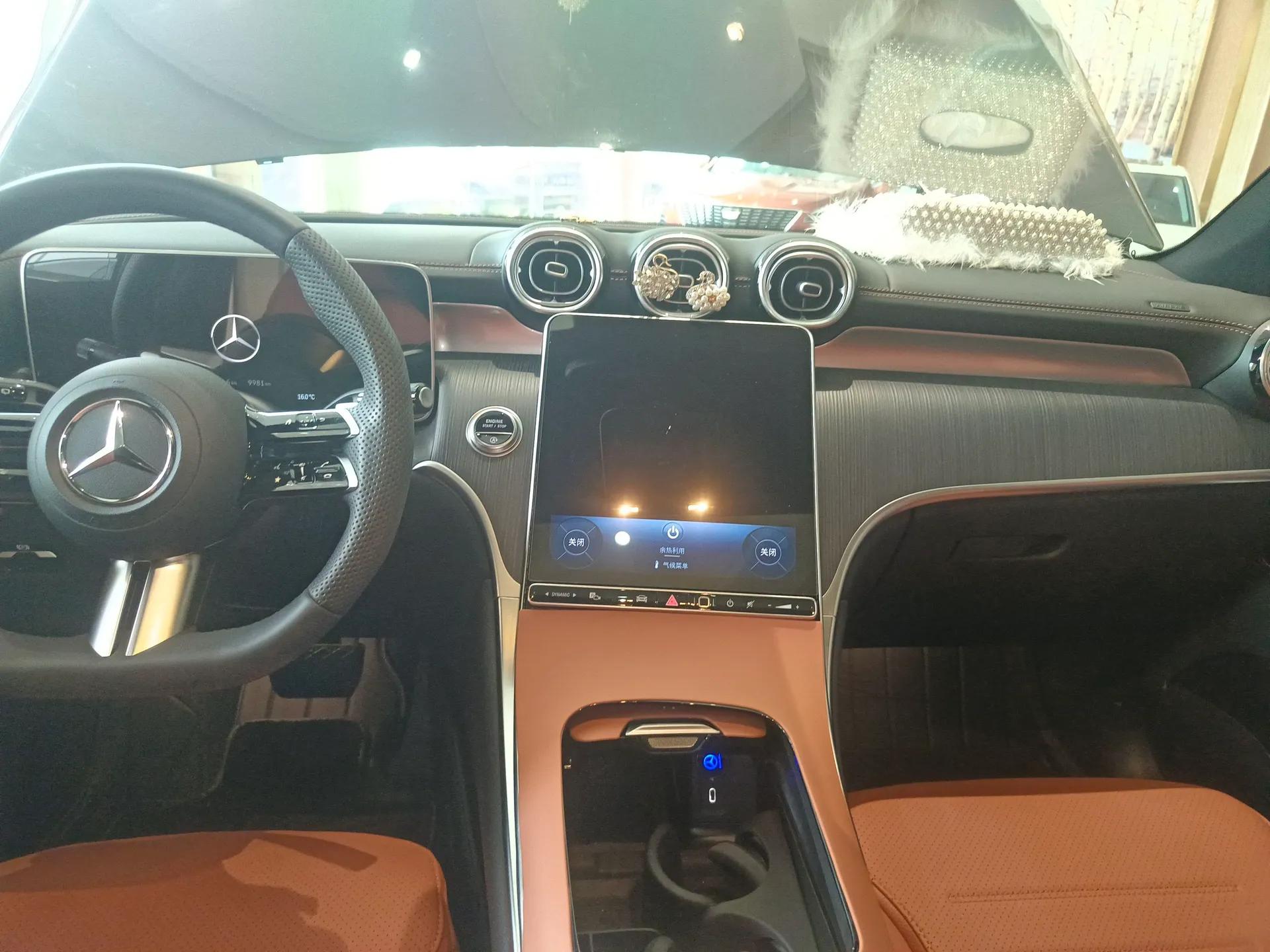 Mercedes-Benz GLC 2024 Facelifted GLC 260 L 4MATIC Luxury Version 5 Seats — миниатюра 14