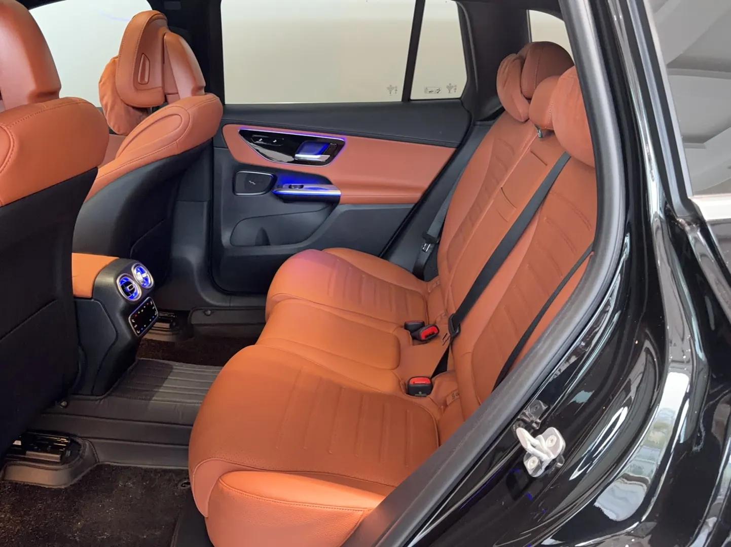 Mercedes-Benz GLC 2024 Facelifted GLC 260 L 4MATIC Luxury Version 5 Seats — миниатюра 18