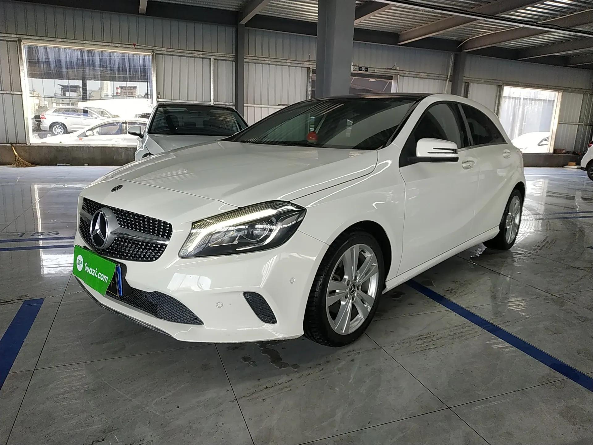 Mercedes-Benz A-Class 2017 Revised A 200 Dynamic Edition — миниатюра 1