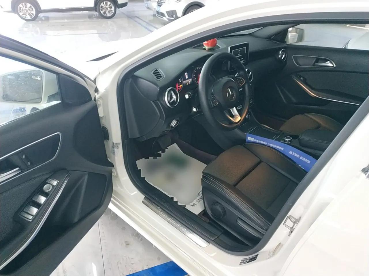 Mercedes-Benz A-Class 2017 Revised A 200 Dynamic Edition — миниатюра 19