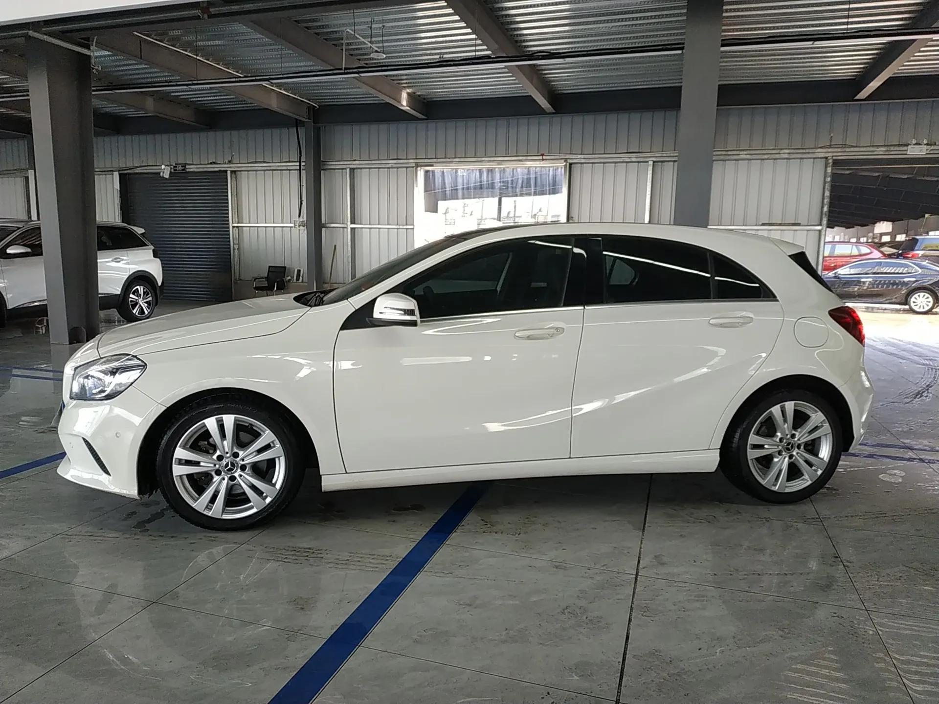 Mercedes-Benz A-Class 2017 Revised A 200 Dynamic Edition — миниатюра 4
