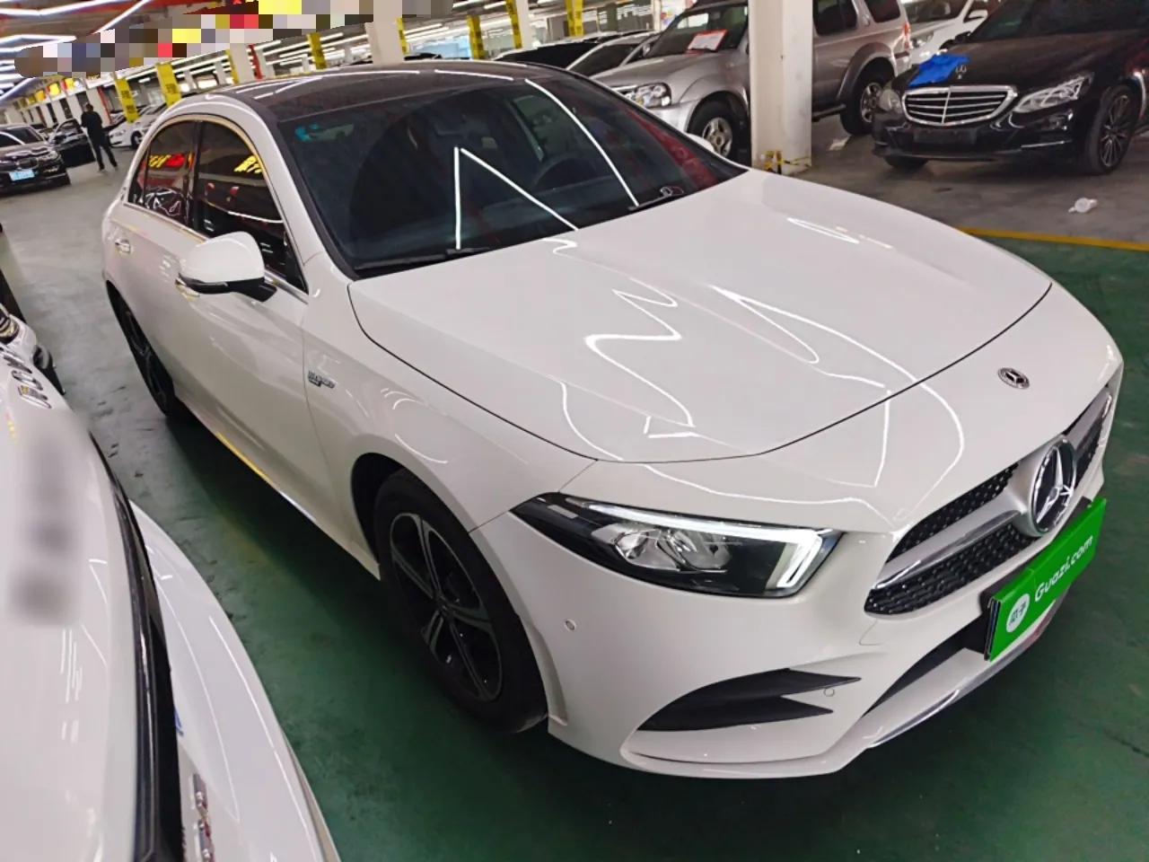 Mercedes-Benz A-Class 2022 Revised Version A 200 L Sport Sedan Fashionable Style — миниатюра 3