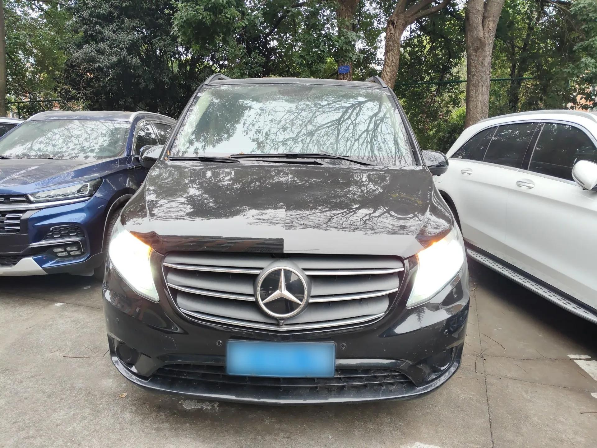 Mercedes-Benz Vito 2021 2.0T Elite Version 7 Seats — миниатюра 2