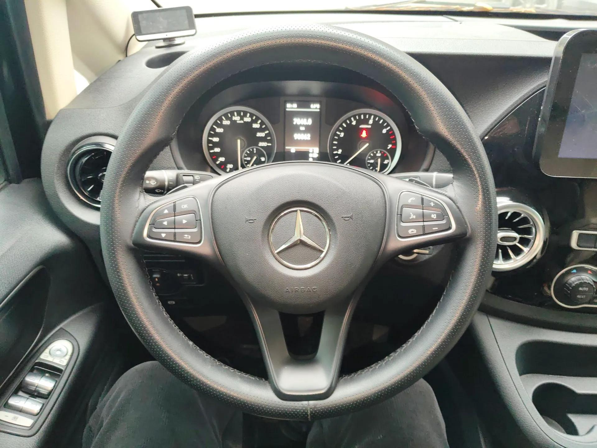 Mercedes-Benz Vito 2021 2.0T Elite Version 7 Seats — миниатюра 14
