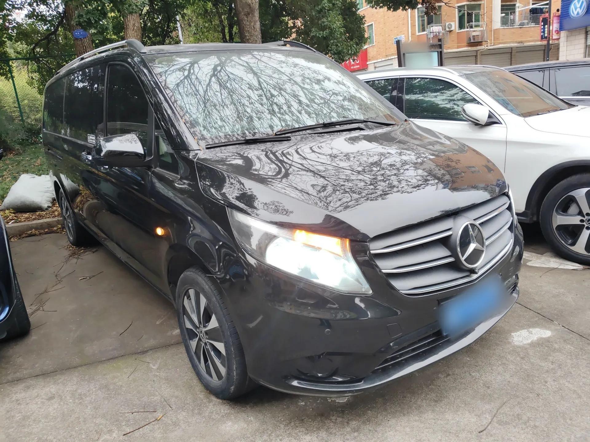 Mercedes-Benz Vito 2021 2.0T Elite Version 7 Seats — миниатюра 3