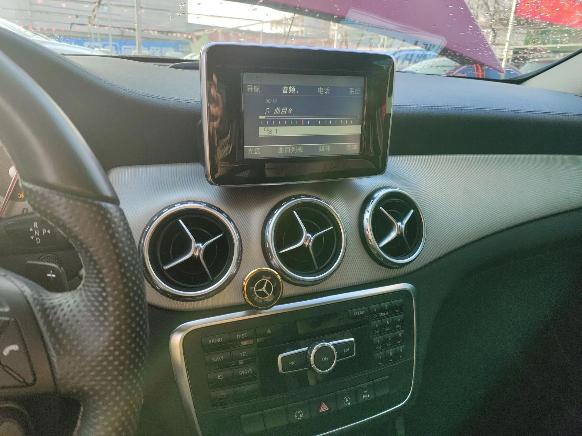 Mercedes-Benz GLA 2015 GLA 200 Fashion Model — миниатюра 15