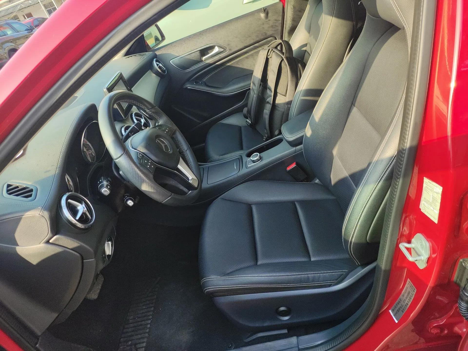 Mercedes-Benz GLA 2015 GLA 200 Fashion Model — миниатюра 17